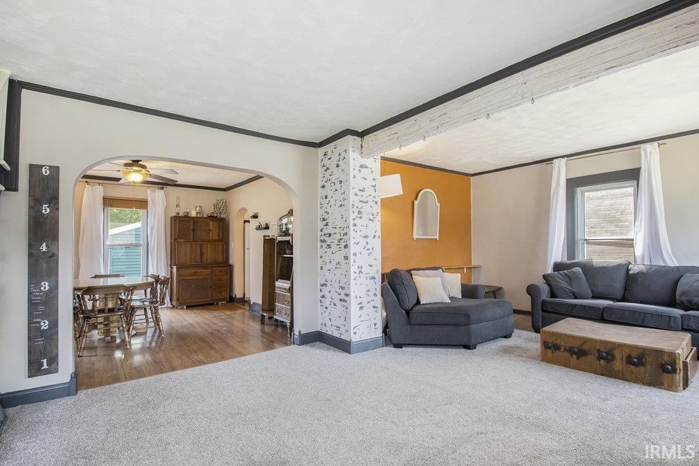 941 Lincolnway E