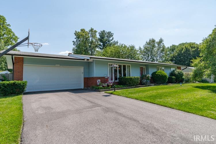 19310 Strawberry Hill