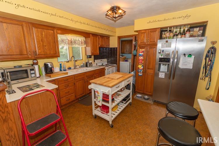 19310 Strawberry Hill