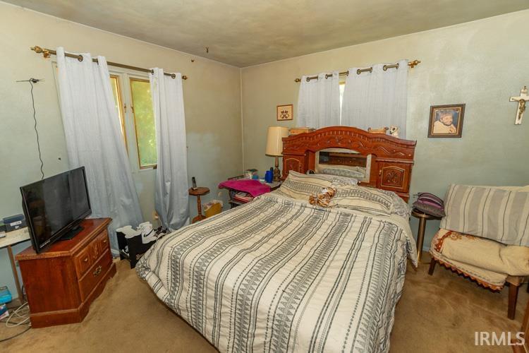 19310 Strawberry Hill
