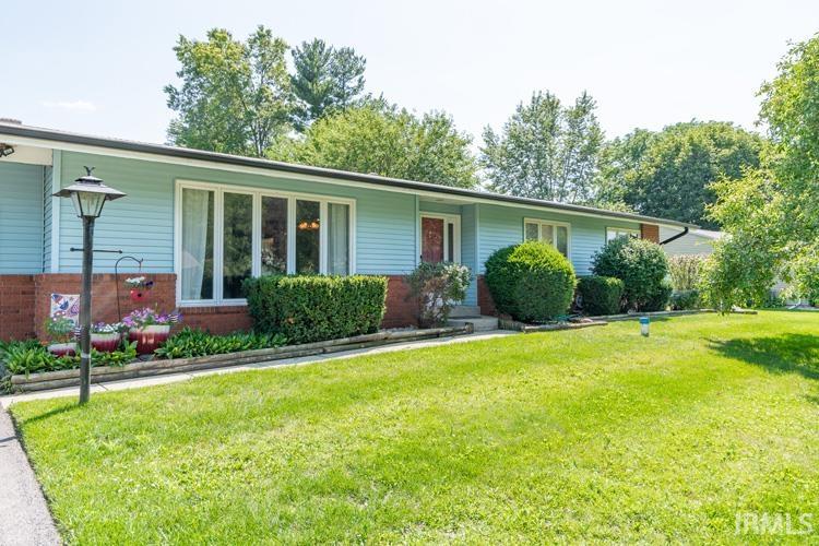 19310 Strawberry Hill
