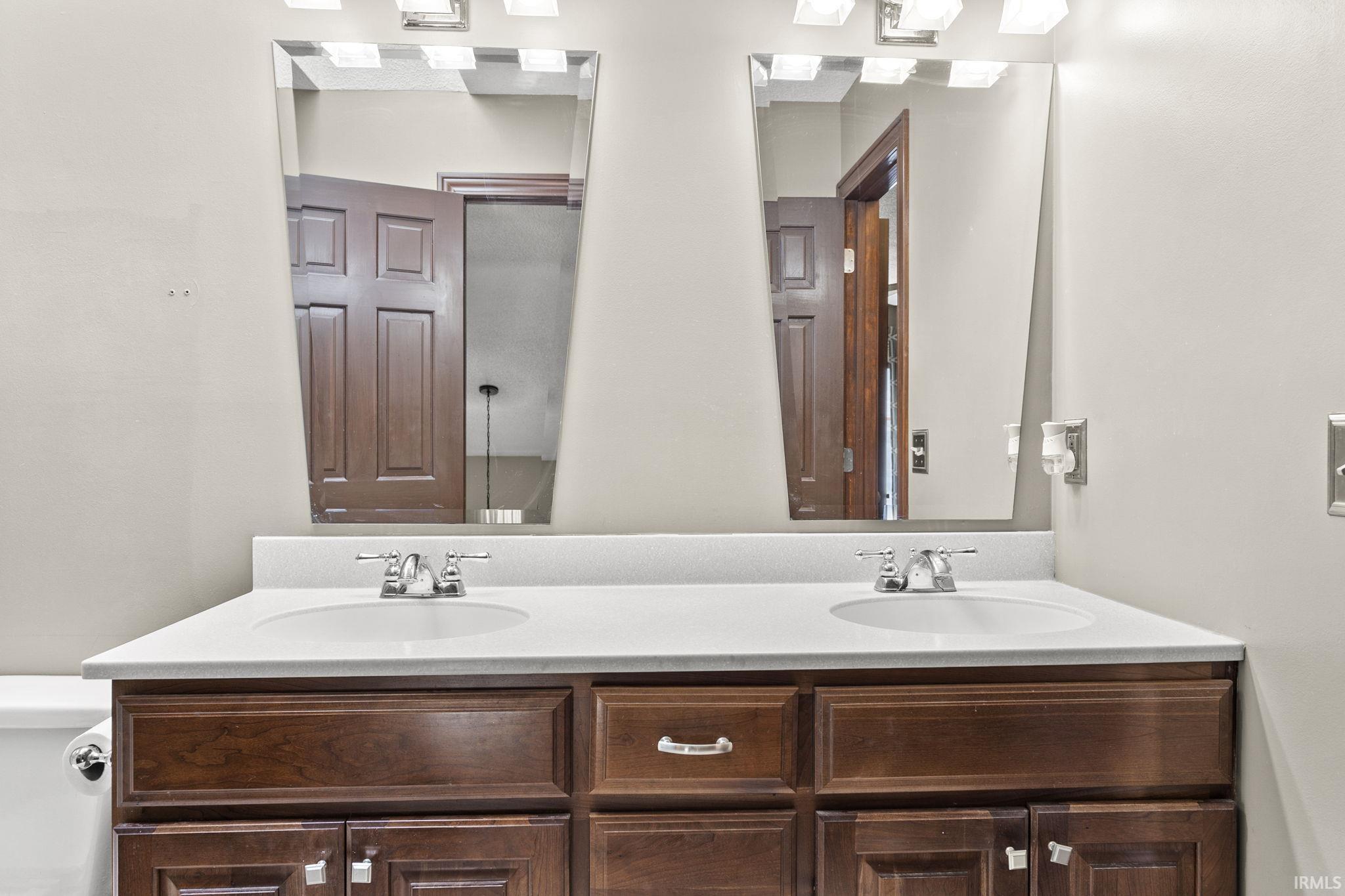 4227 Crofton