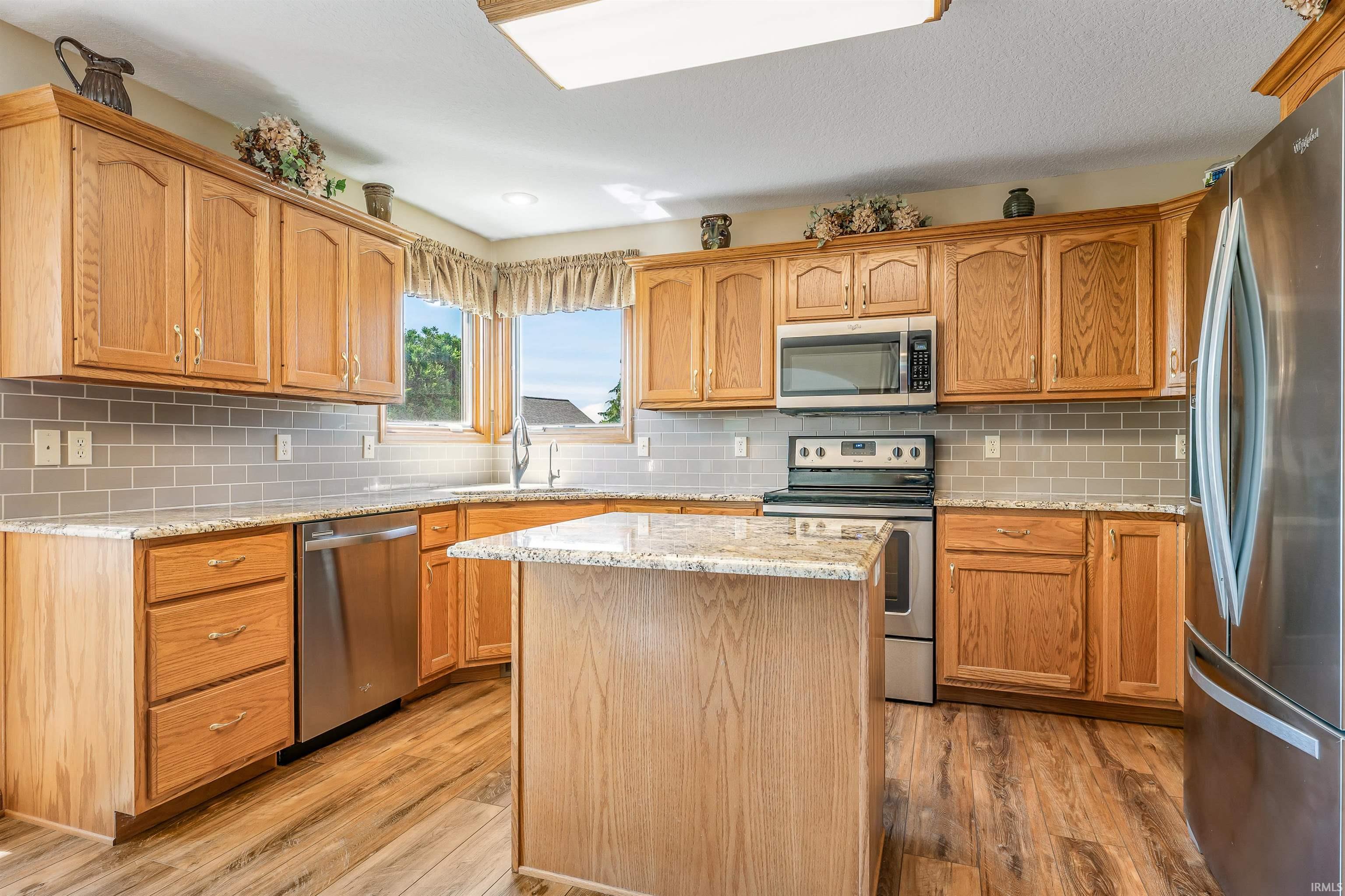8909 Kasselton
