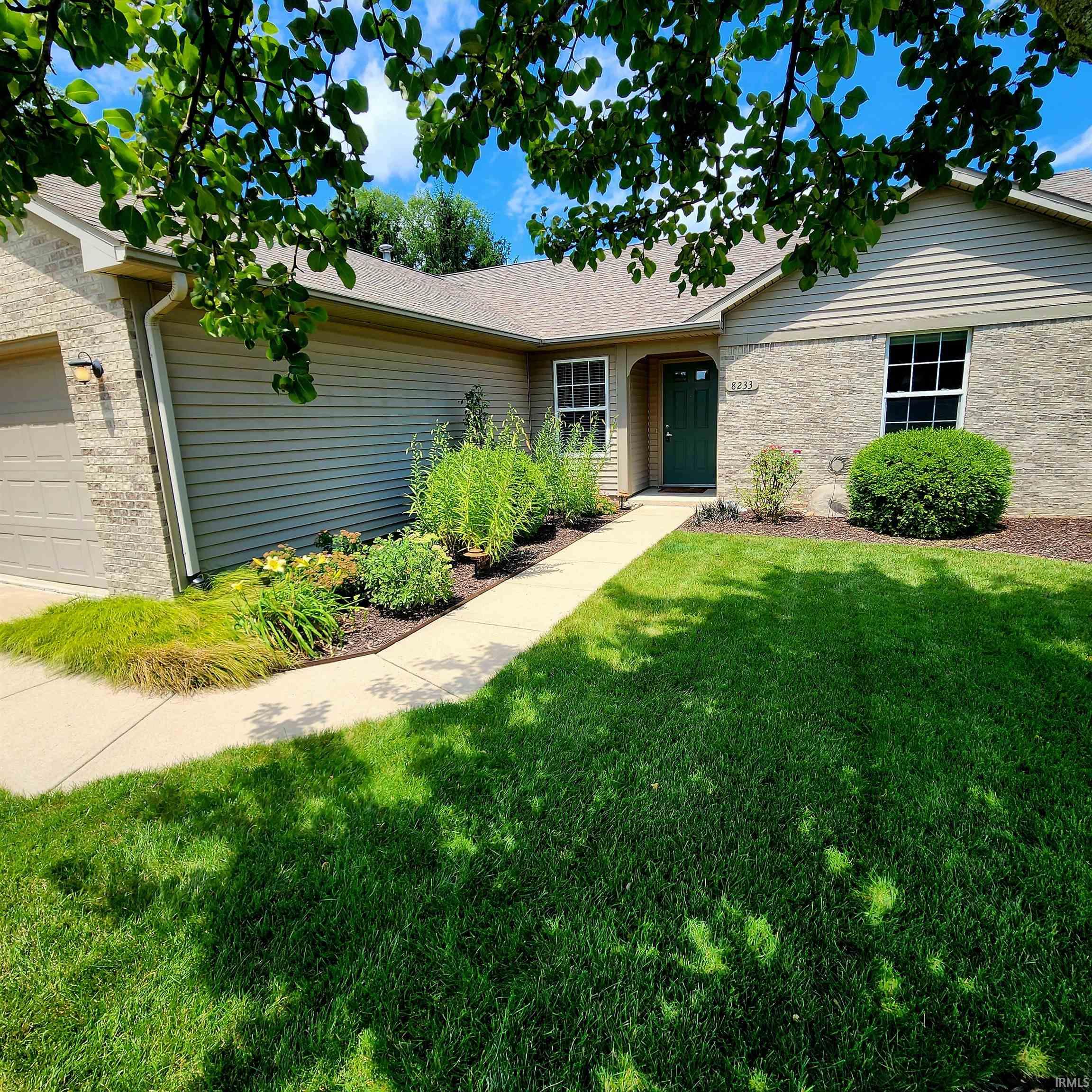 8233 Beacon Ridge