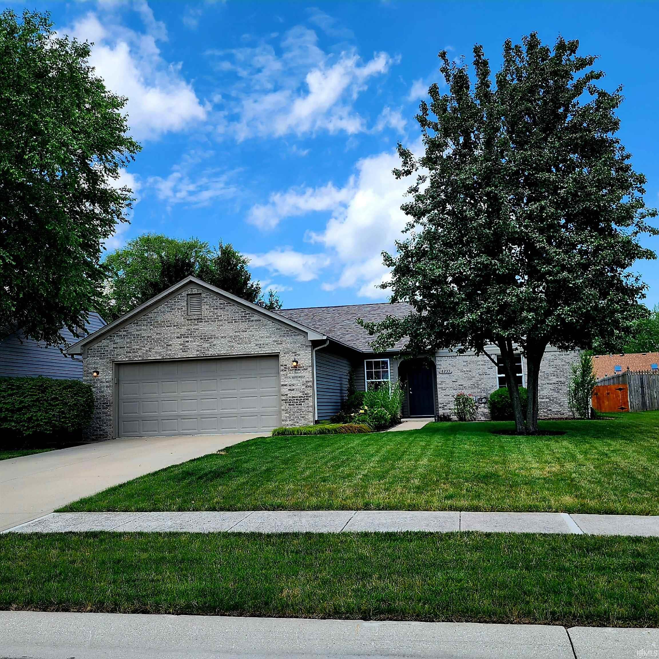 8233 Beacon Ridge