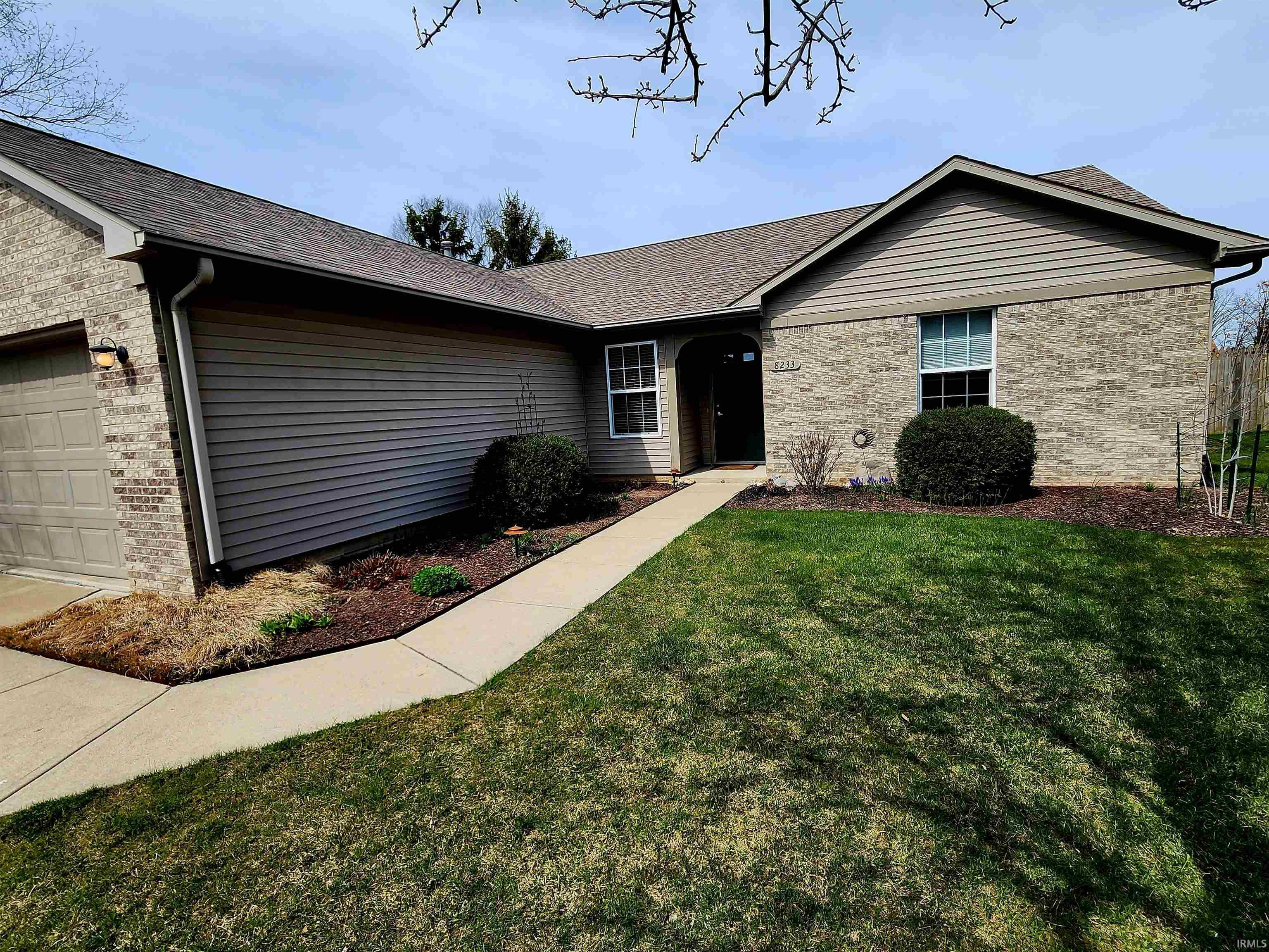 8233 Beacon Ridge