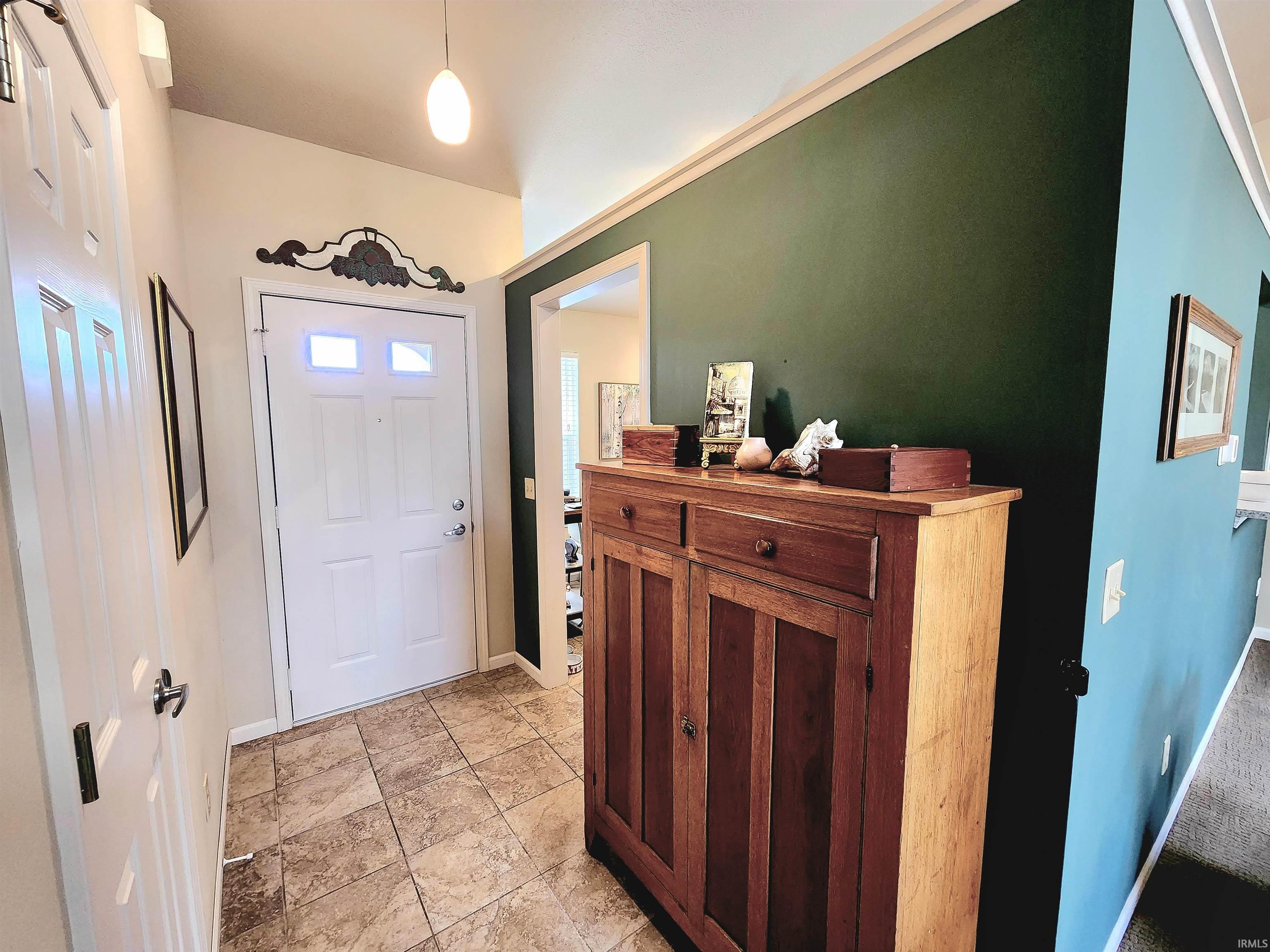 8233 Beacon Ridge