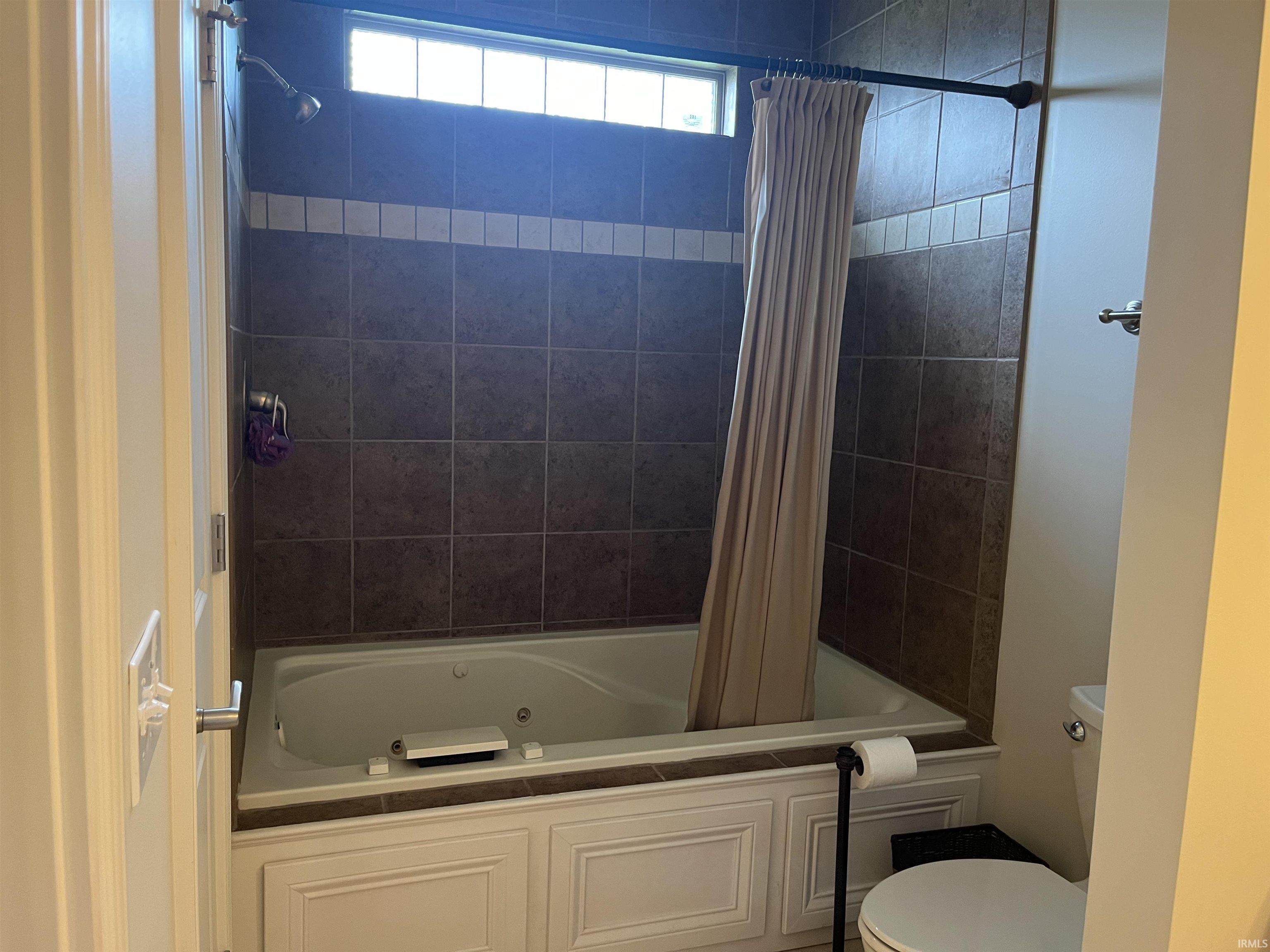 4919 Tall Cedar