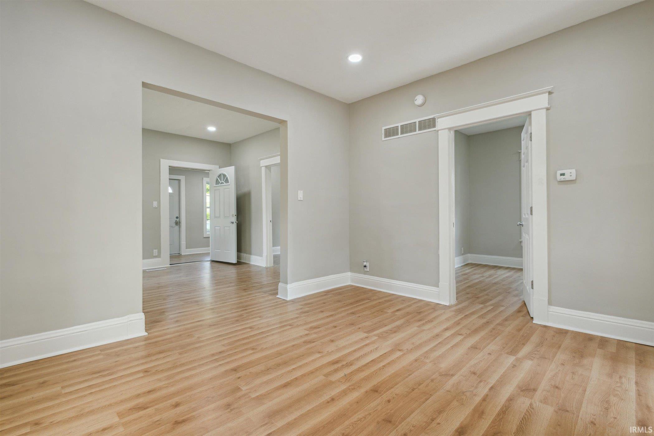 1122 Emerson