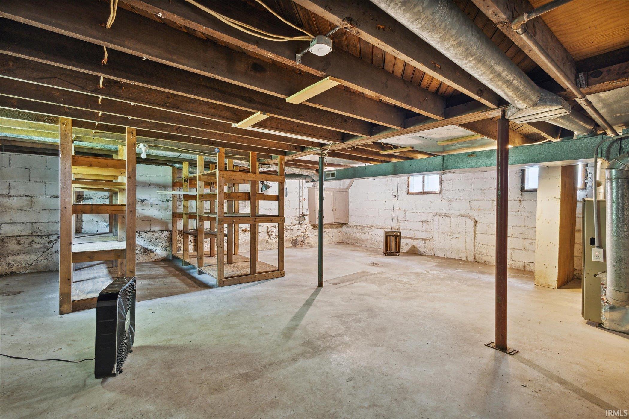 1122 Emerson
