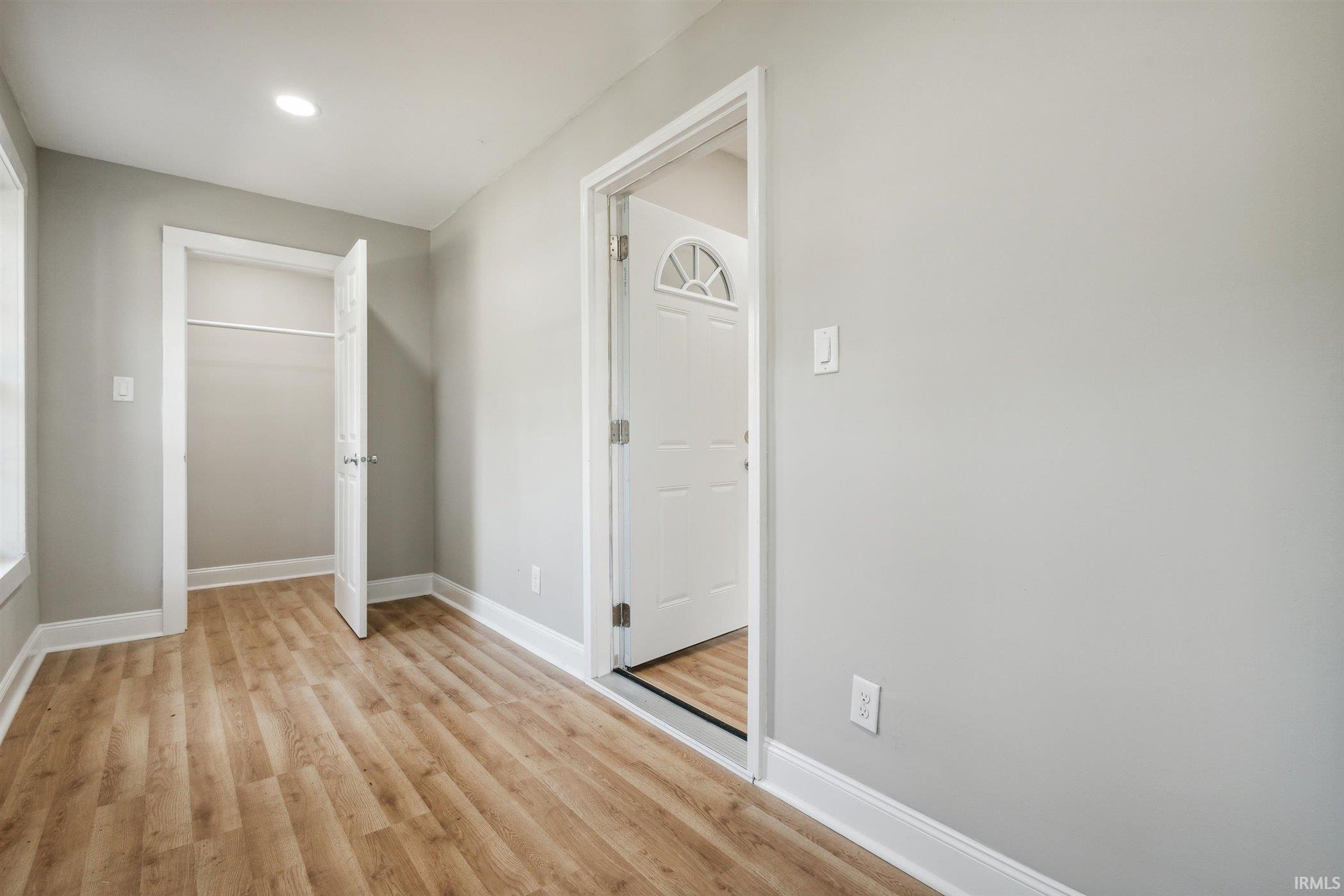 1122 Emerson
