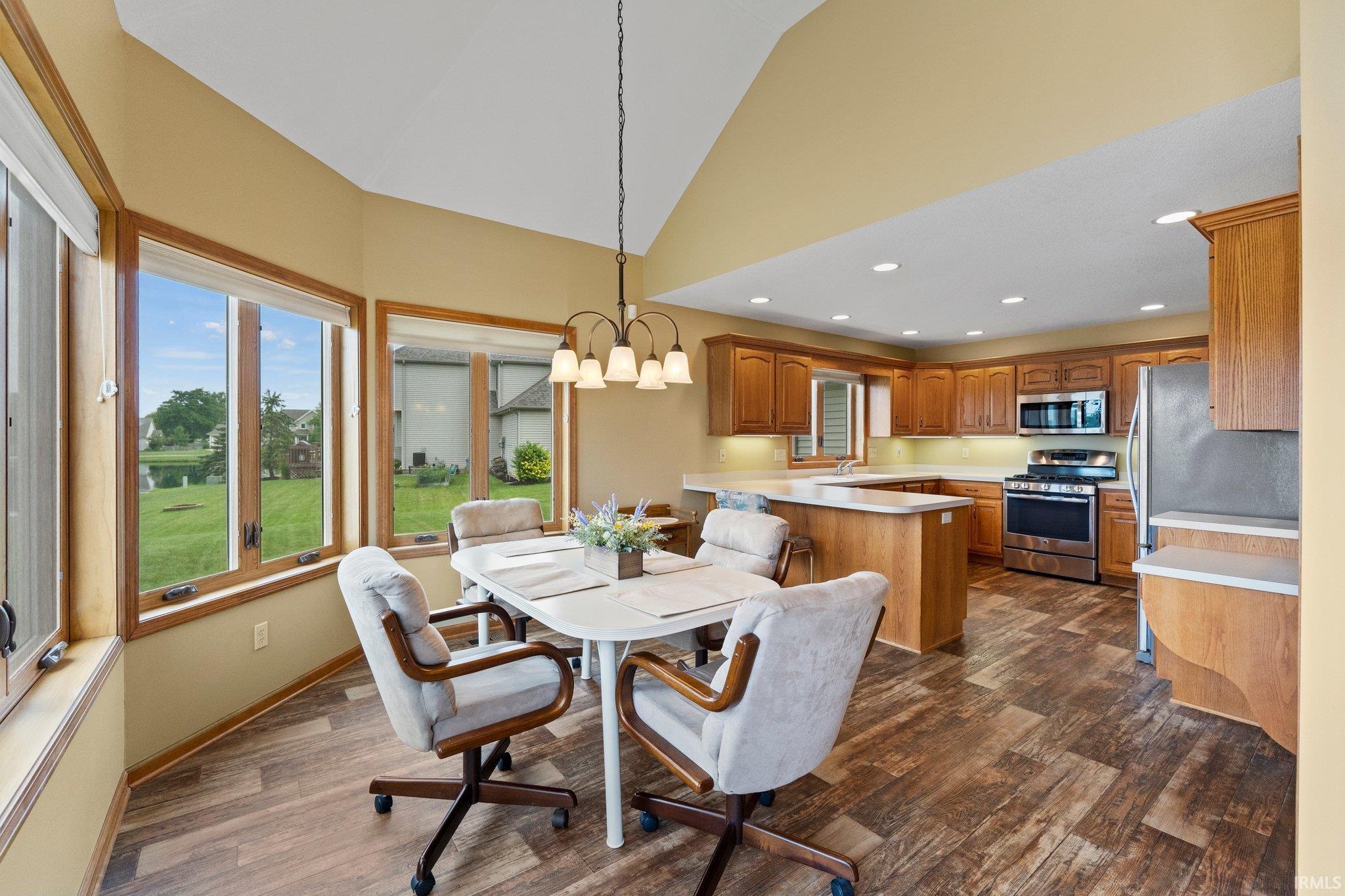 13221 Lake Hill