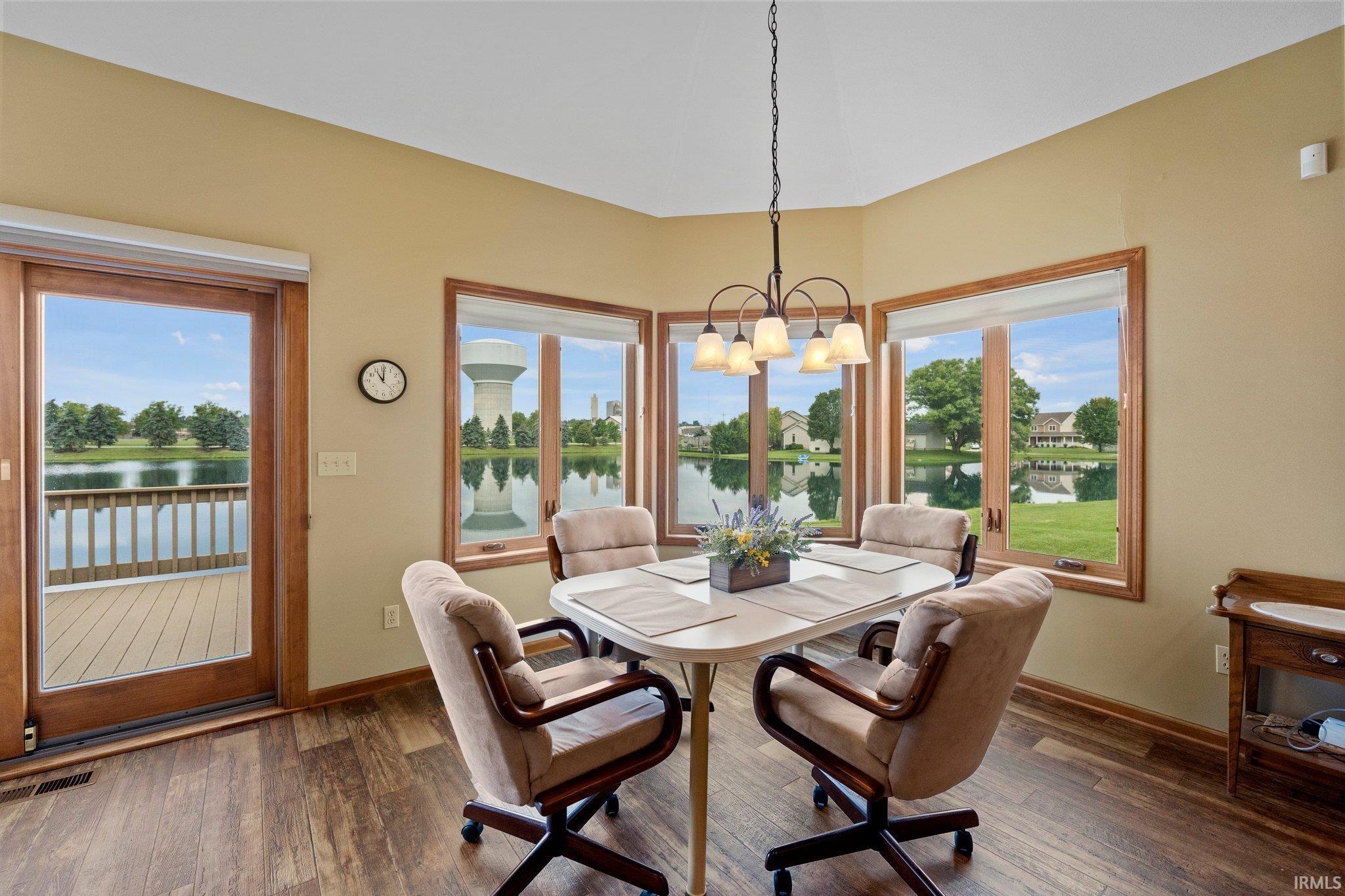 13221 Lake Hill