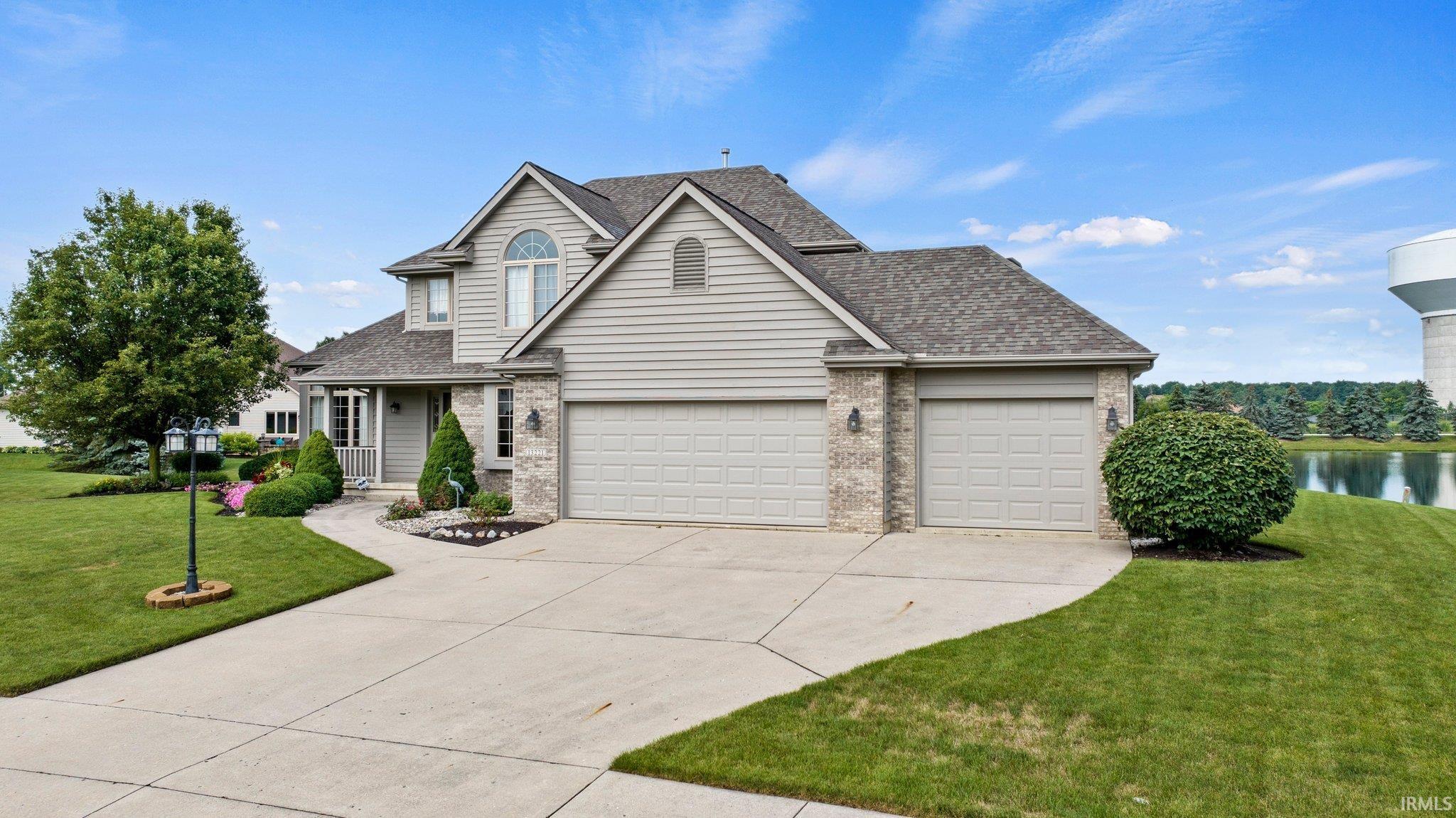 13221 Lake Hill