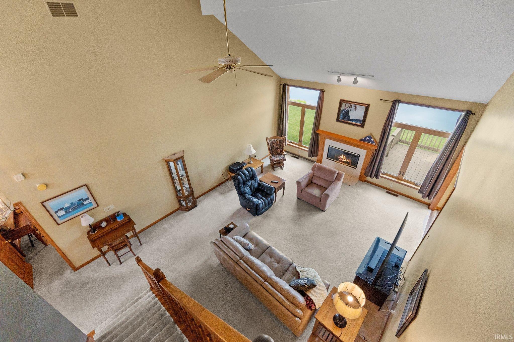 13221 Lake Hill