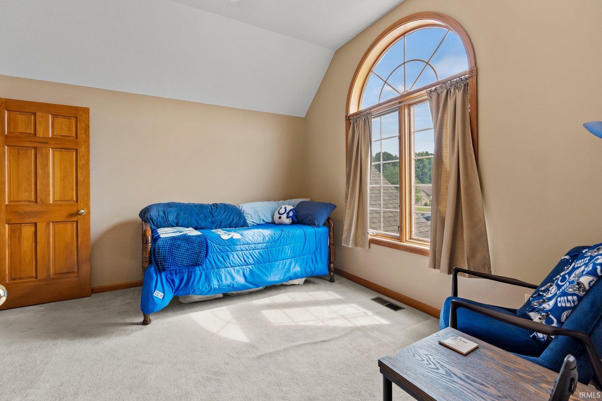 13221 Lake Hill