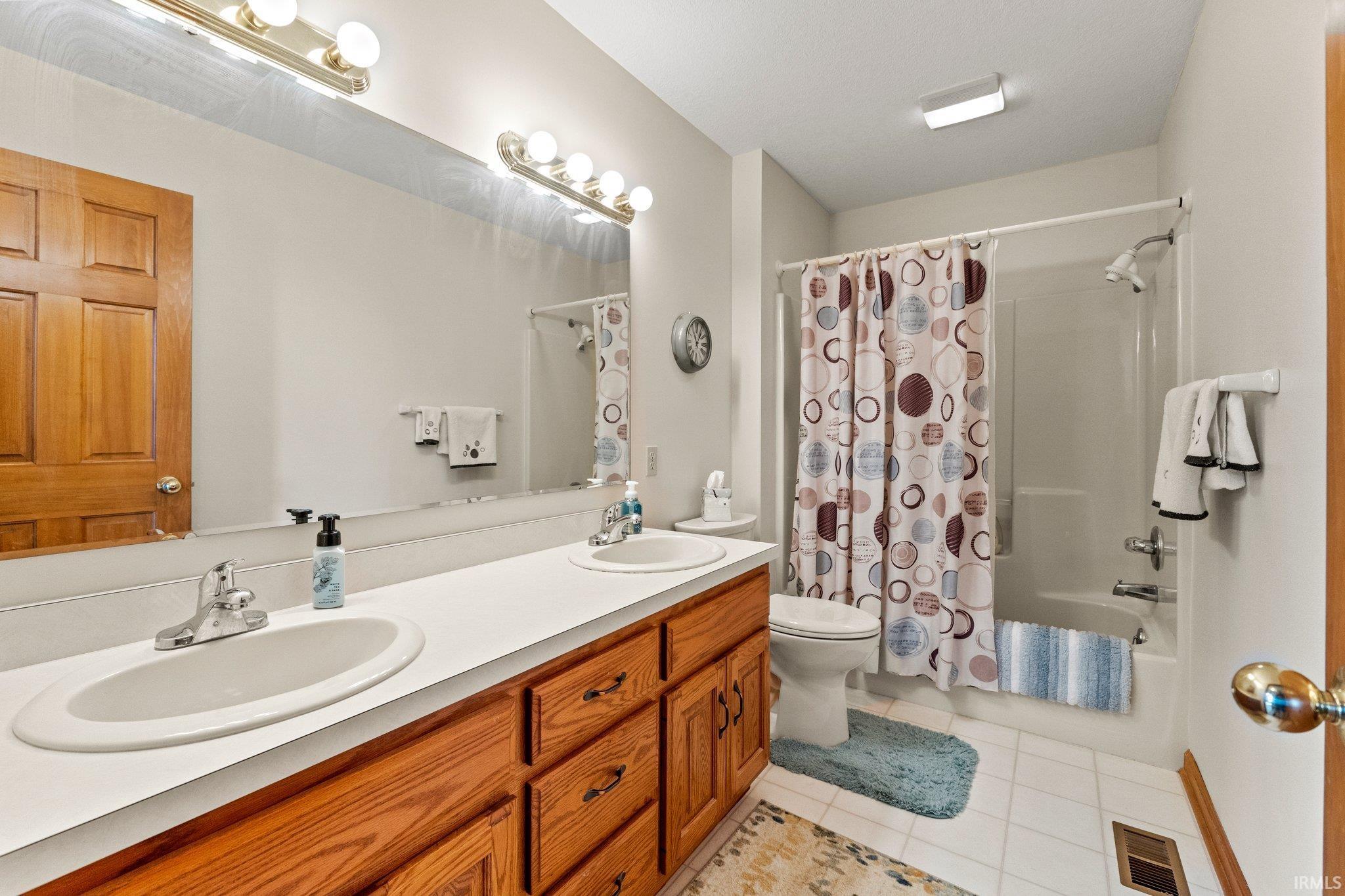 13221 Lake Hill