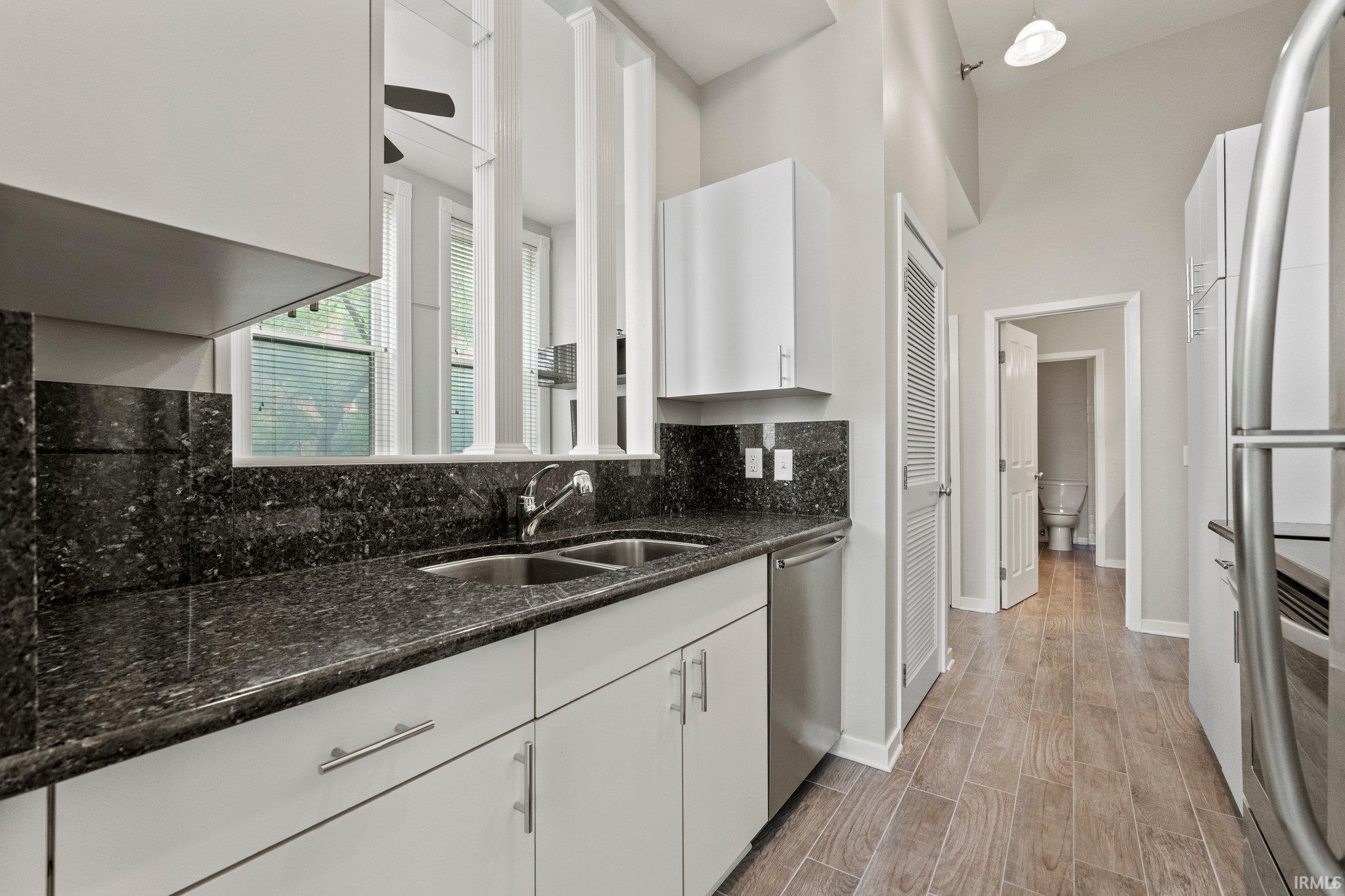 112 Washington, Apt 223