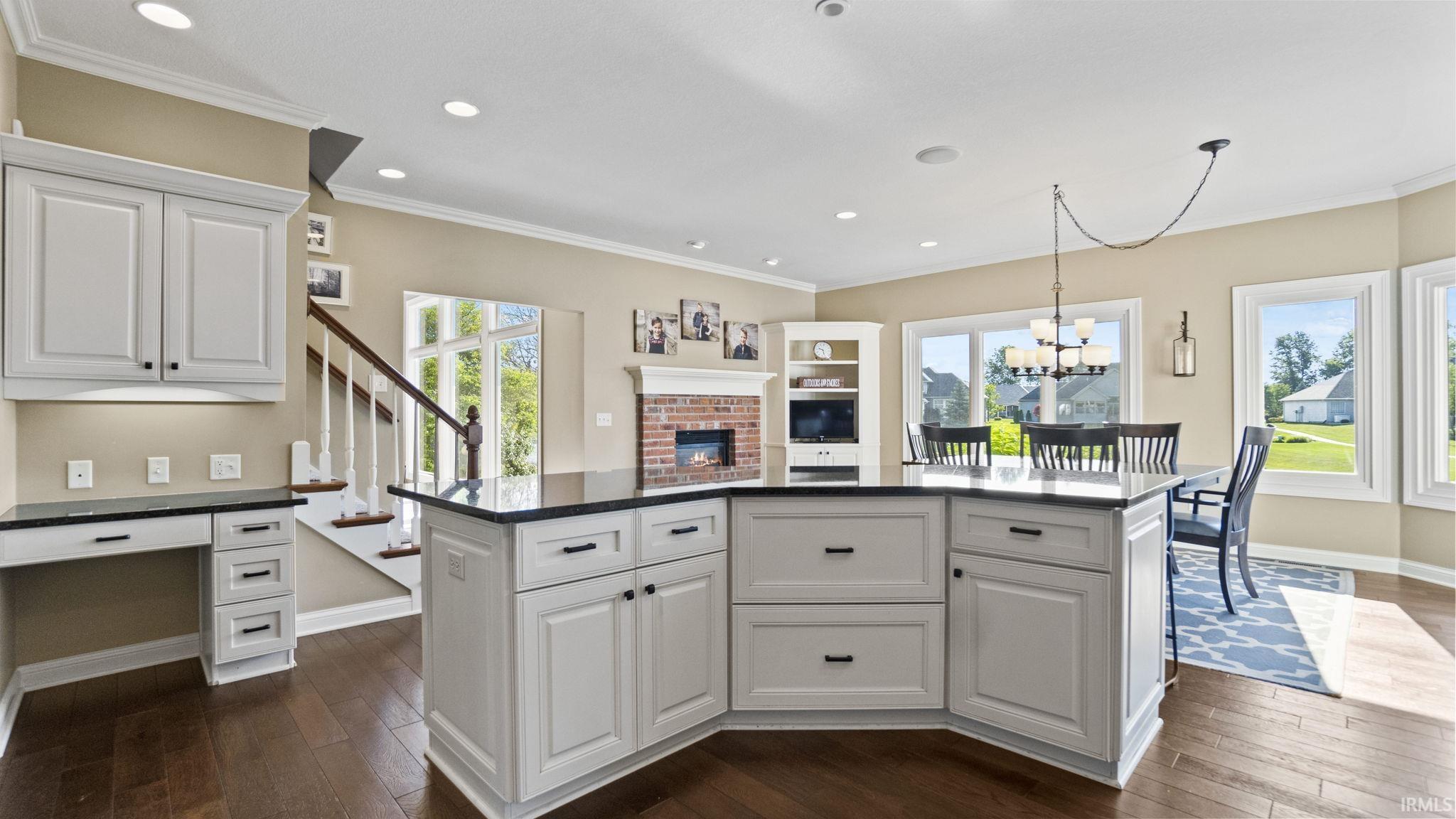 6802 Bright Oaks