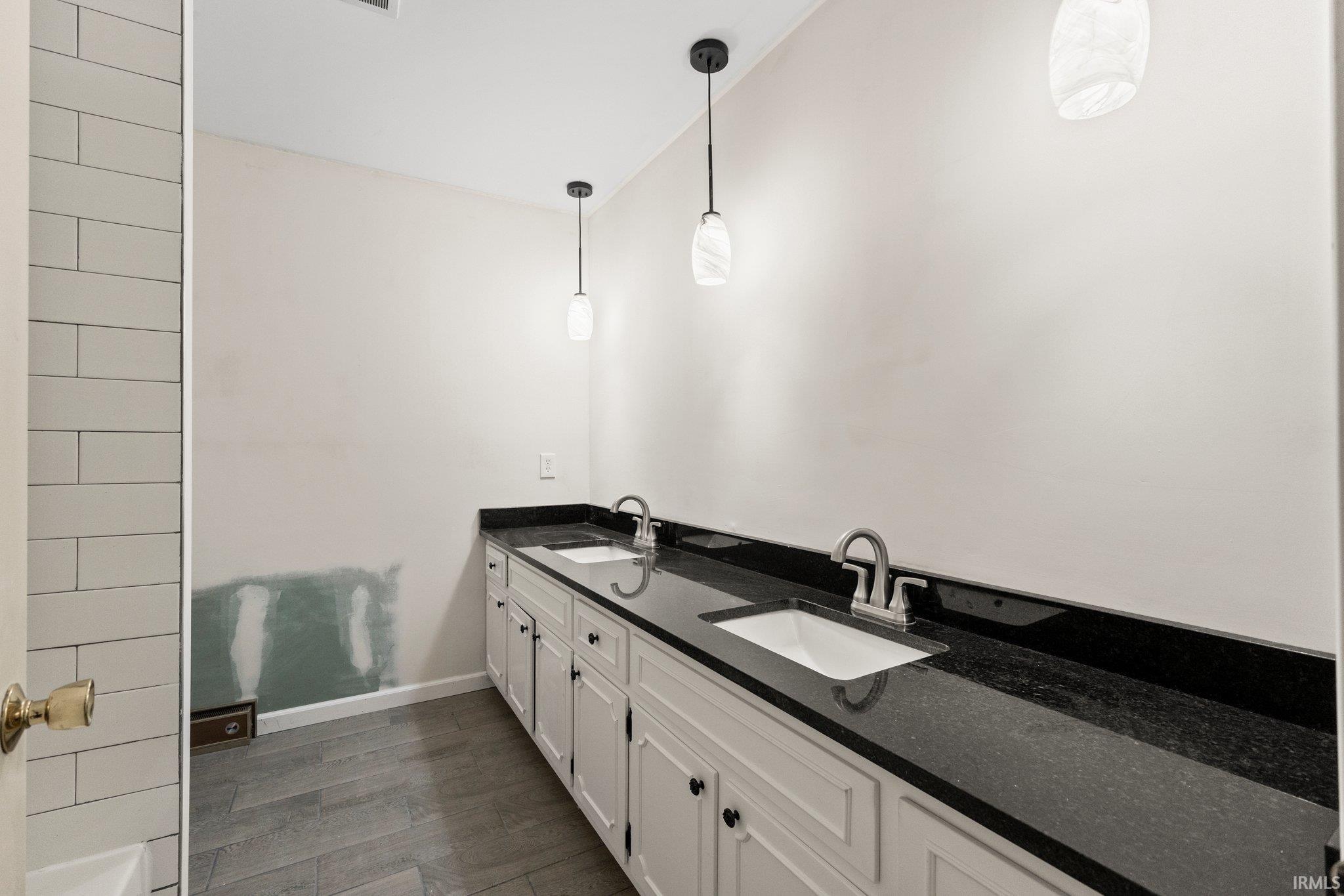 5209 Forest Grove
