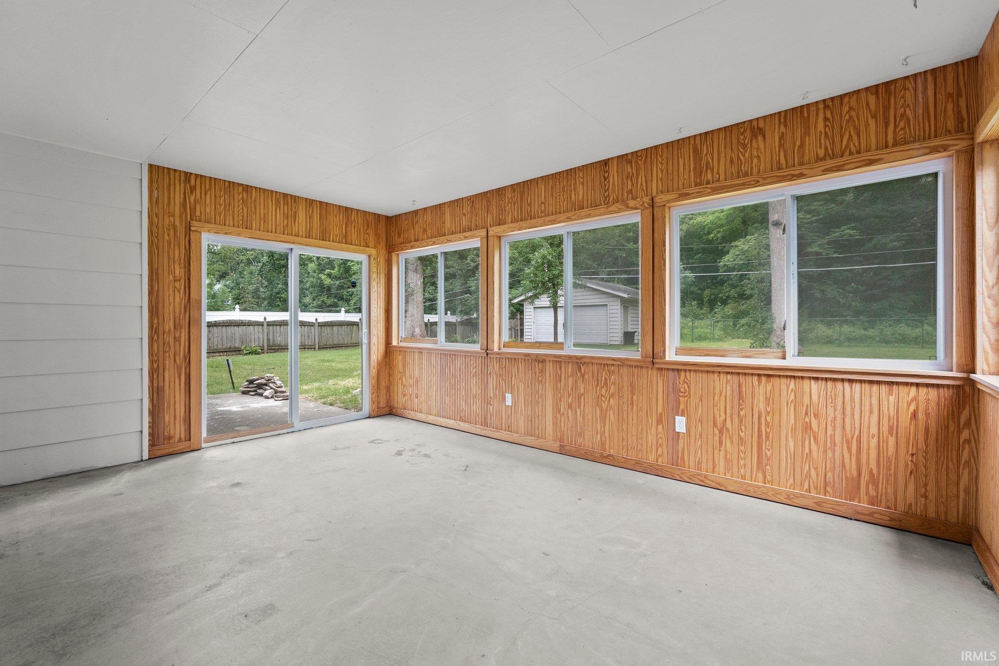 5209 Forest Grove