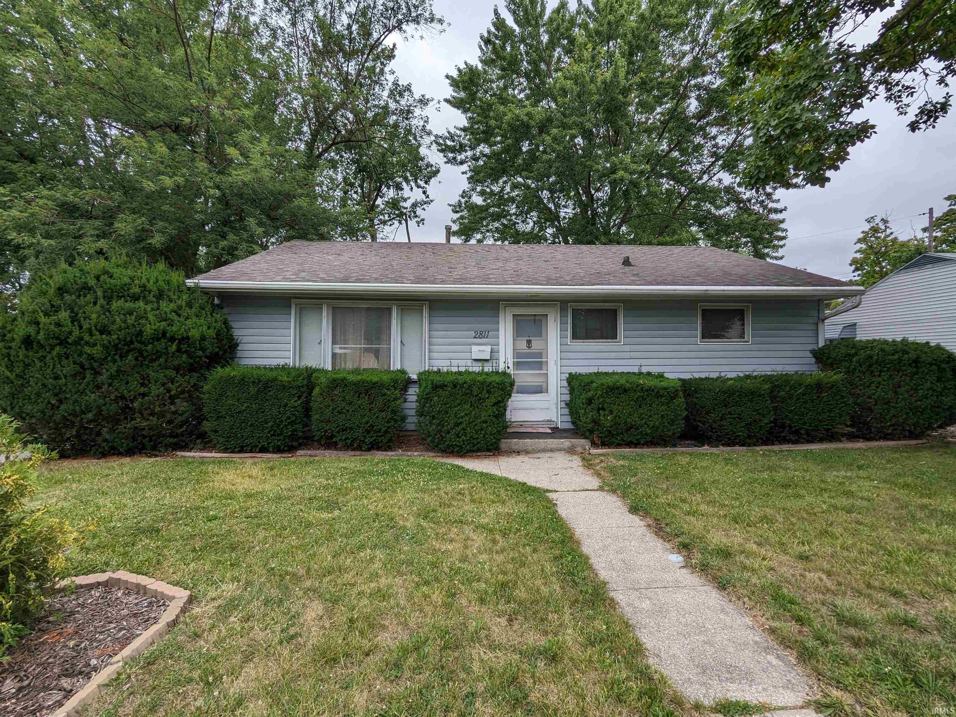 2811 Crescent