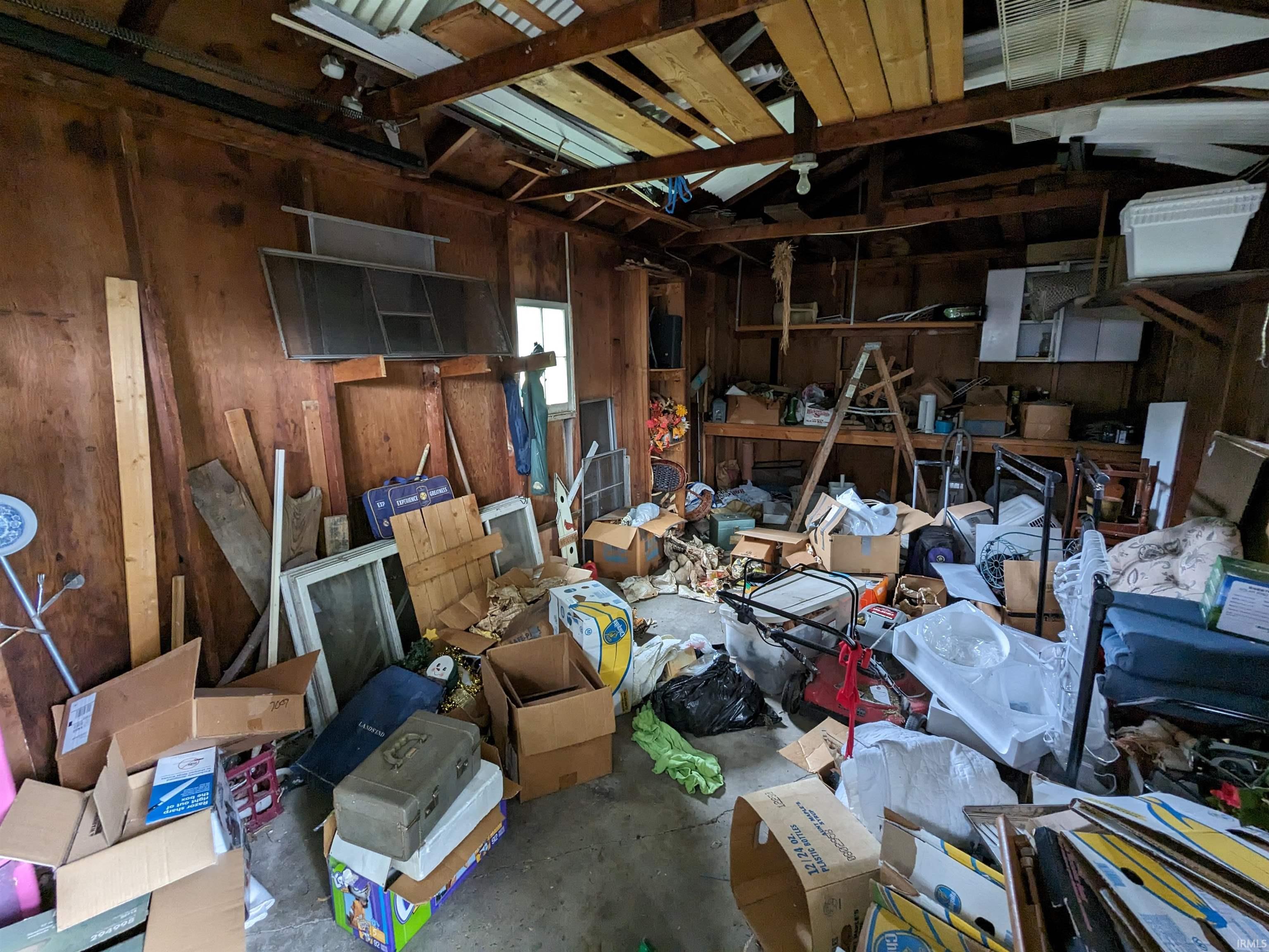 2811 Crescent