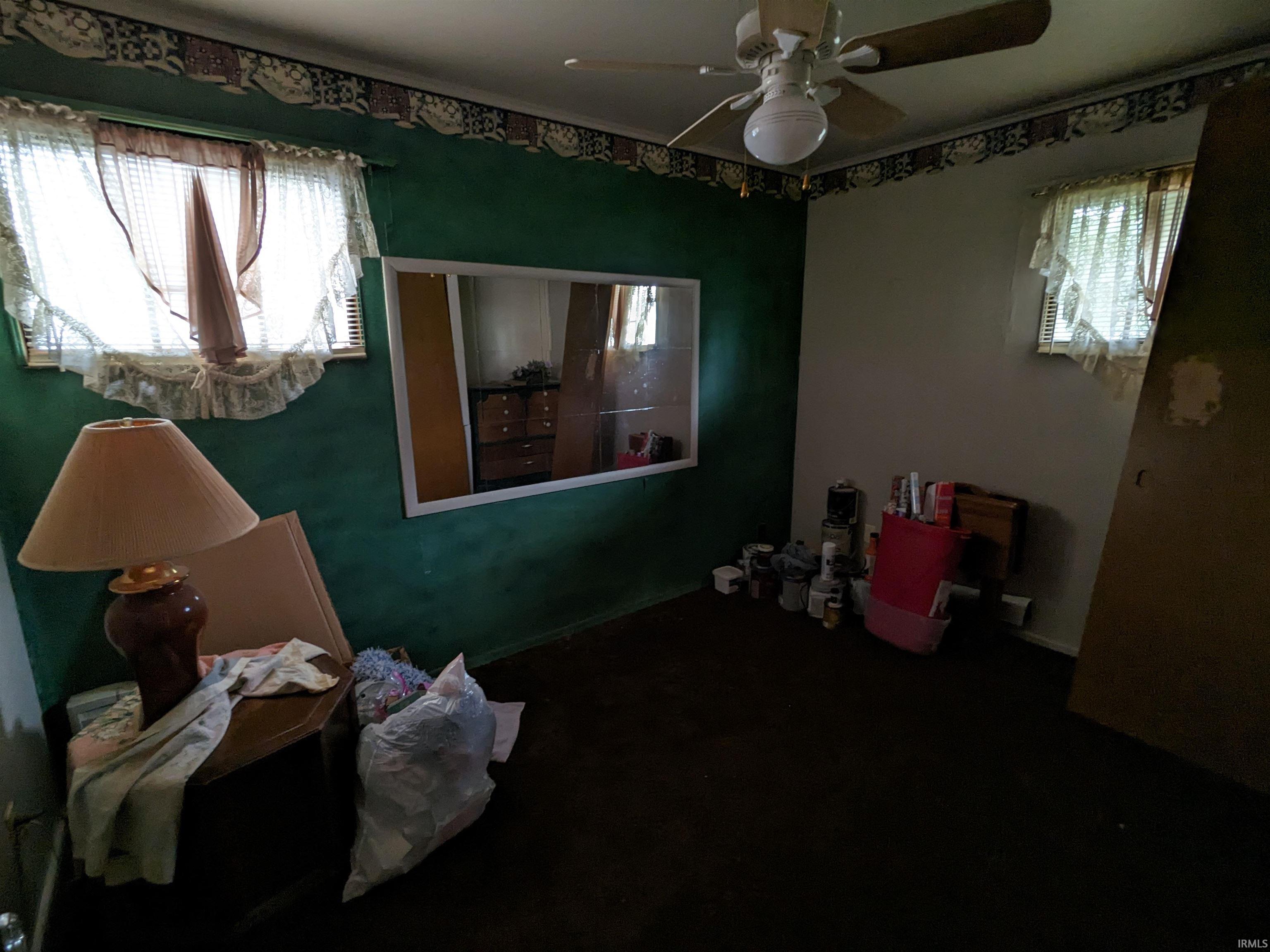 2811 Crescent