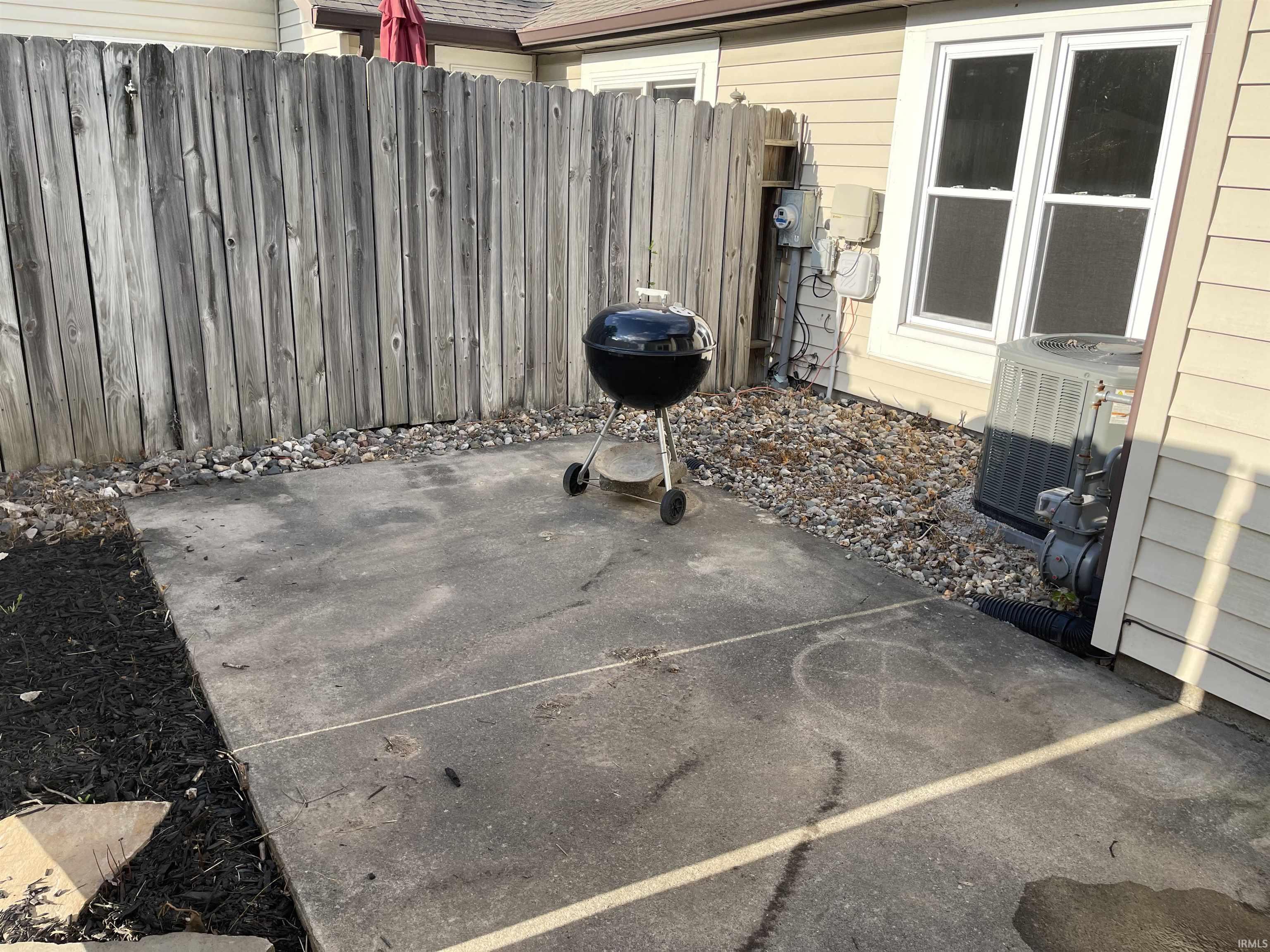 3823 Yardley