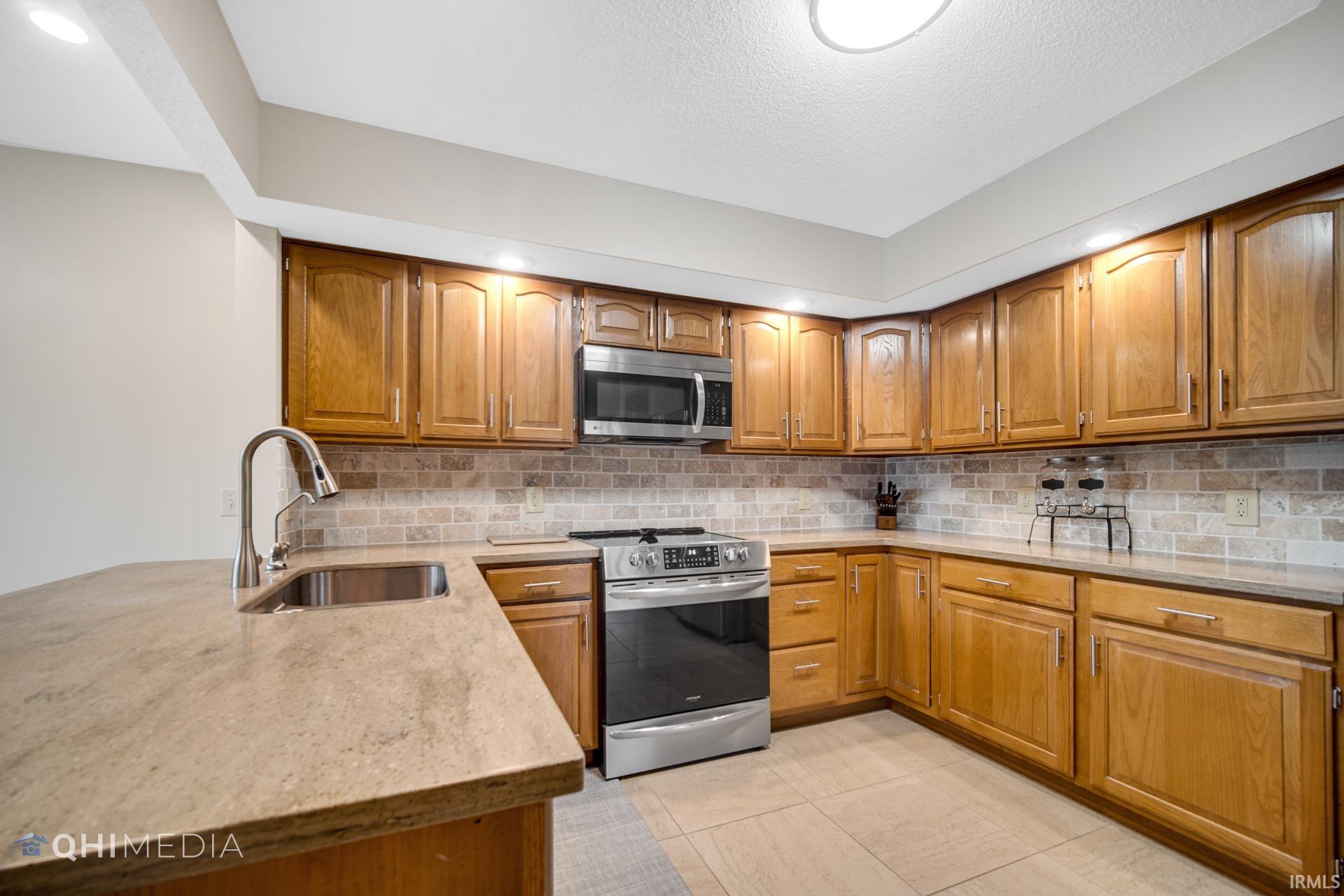 16499 Pretty View Ct