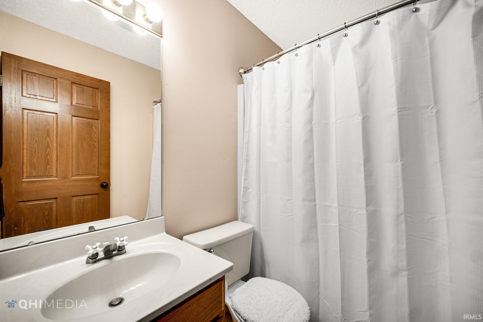 16499 Pretty View Ct