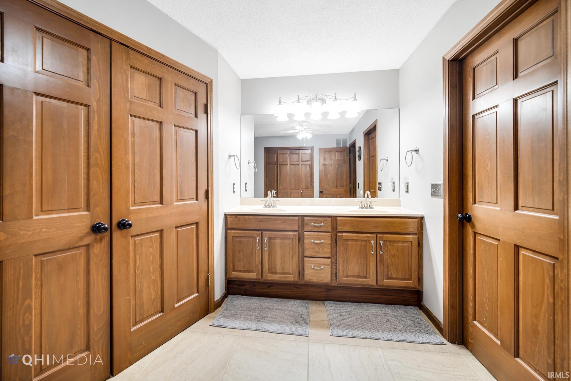 16499 Pretty View Ct