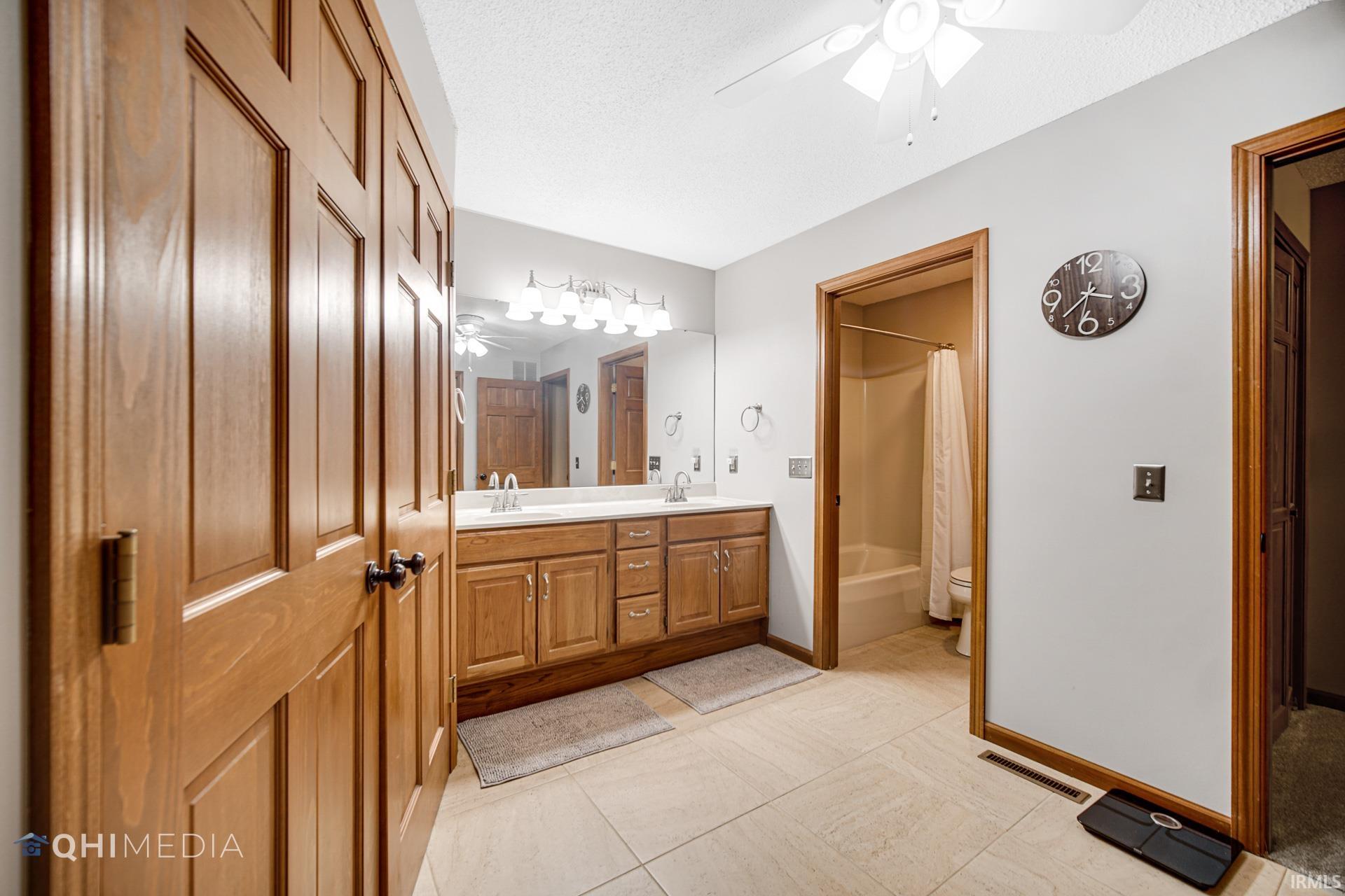 16499 Pretty View Ct
