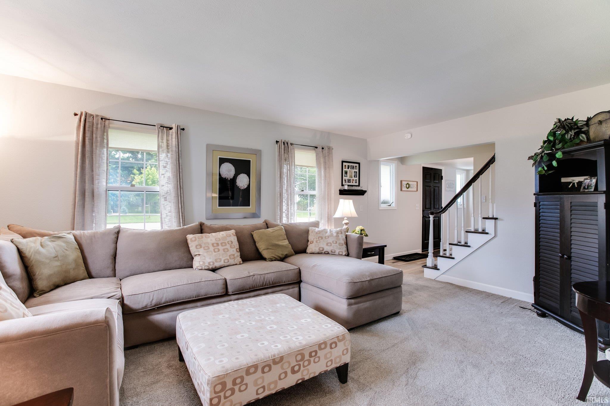 1637 Brookwood