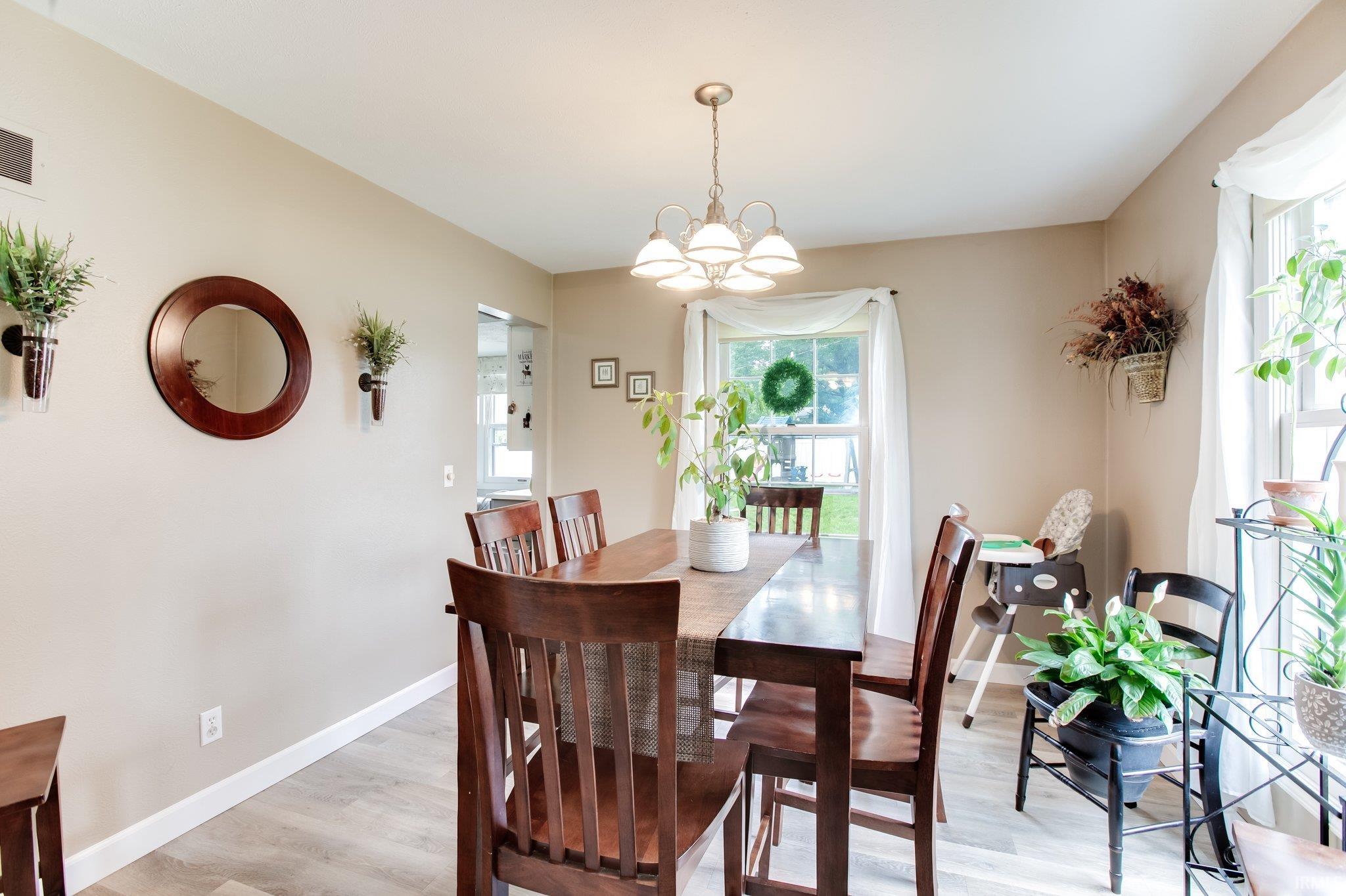 1637 Brookwood