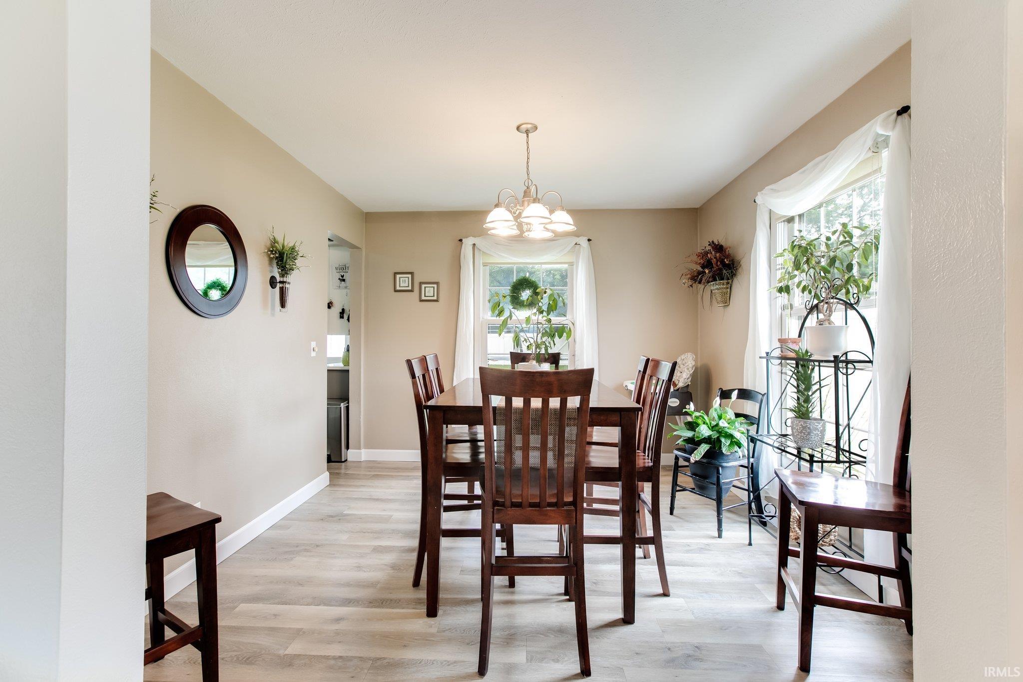 1637 Brookwood