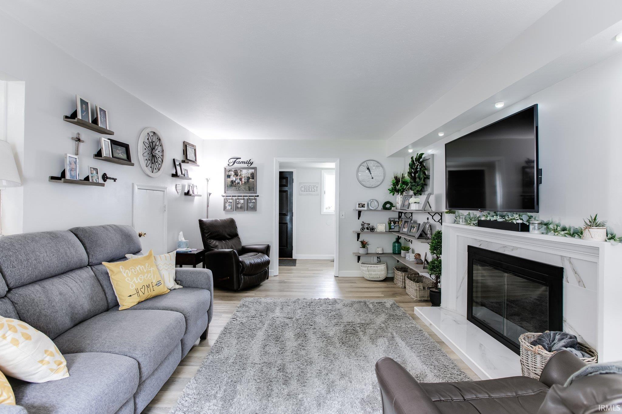 1637 Brookwood