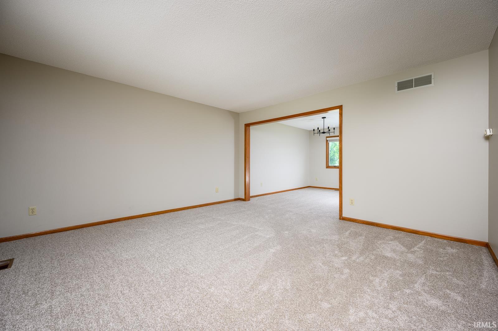 8502 Victoria Woods