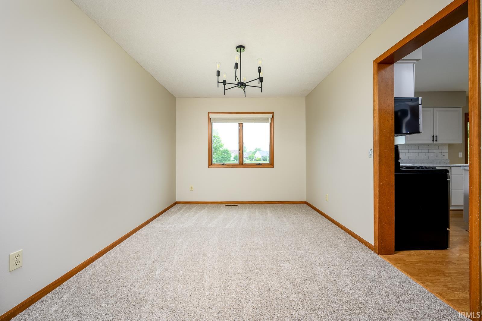 8502 Victoria Woods