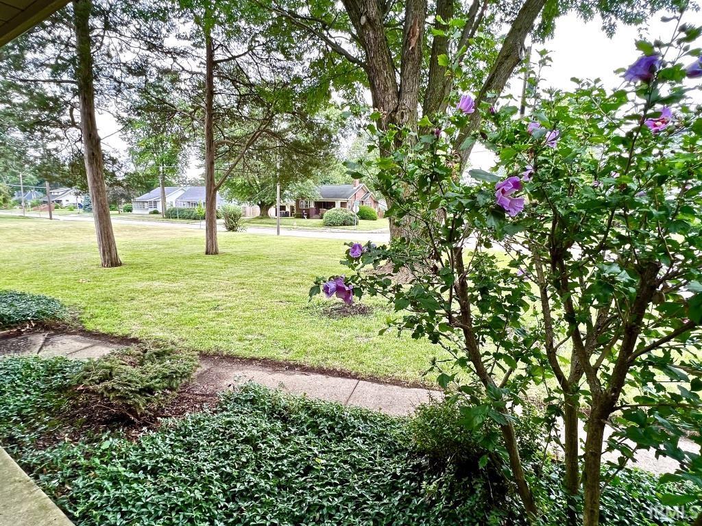 6403 Old Trail