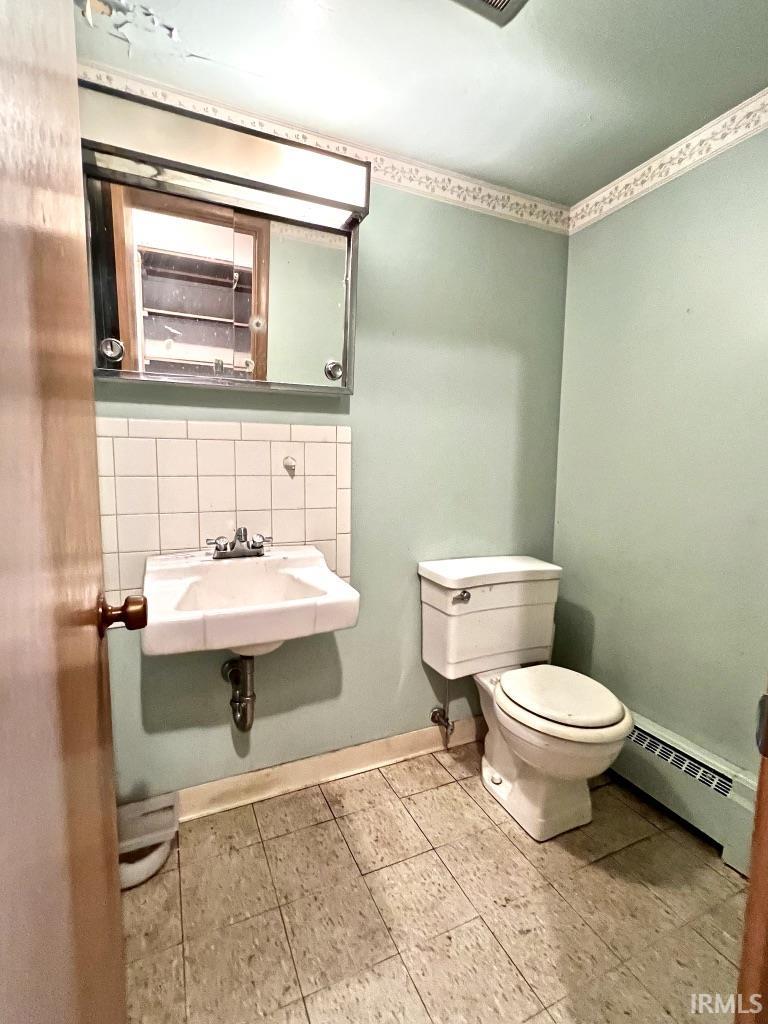 6403 Old Trail