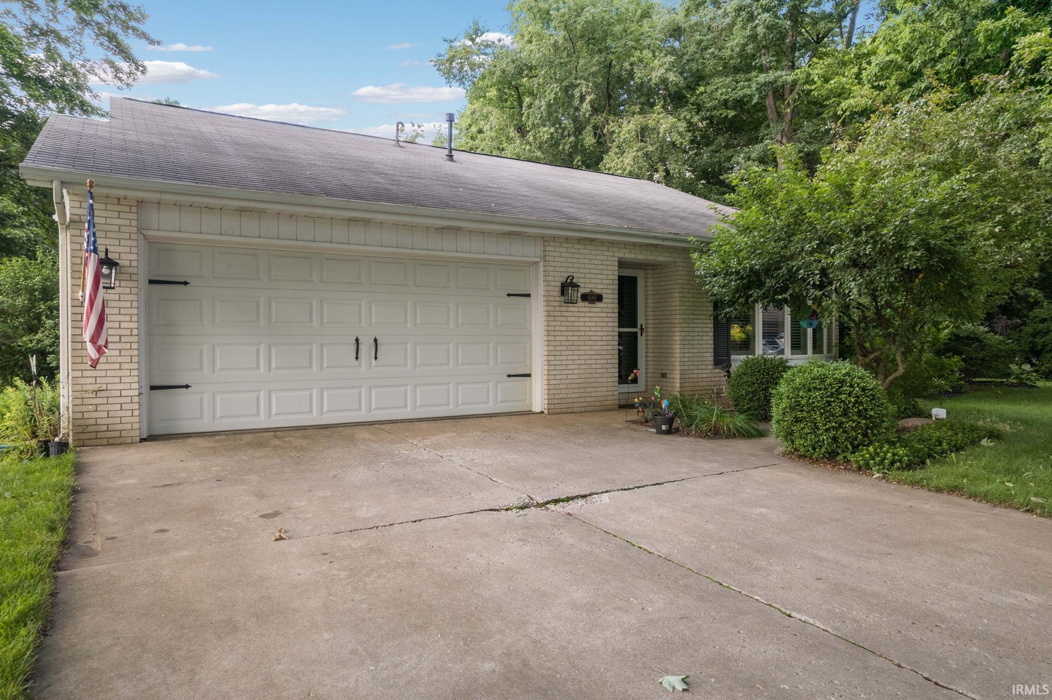 4084 Woodland