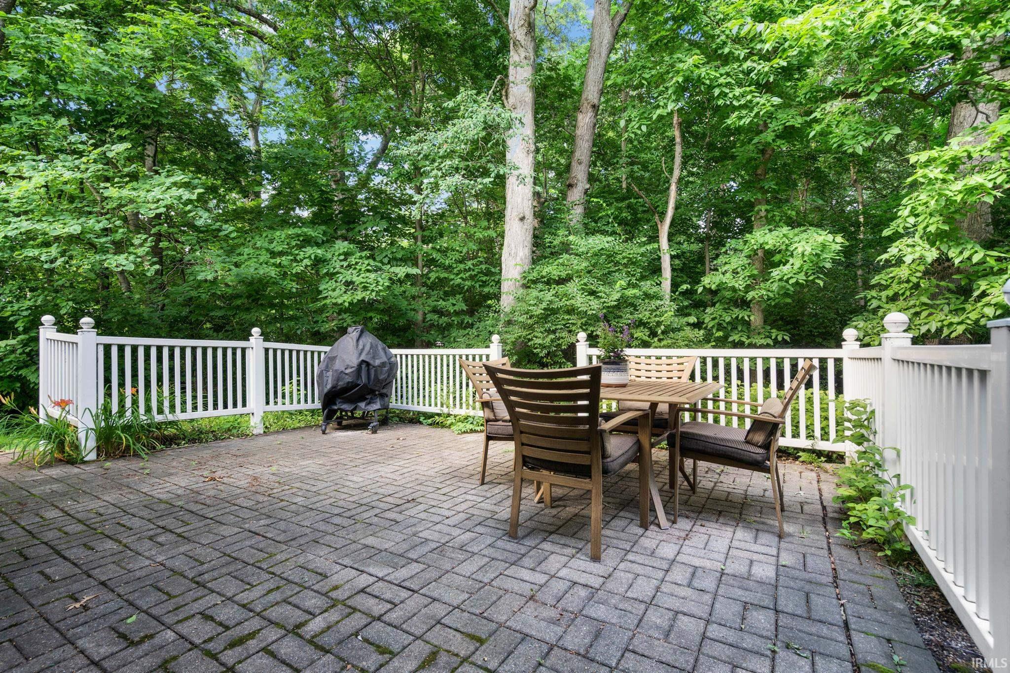 4084 Woodland