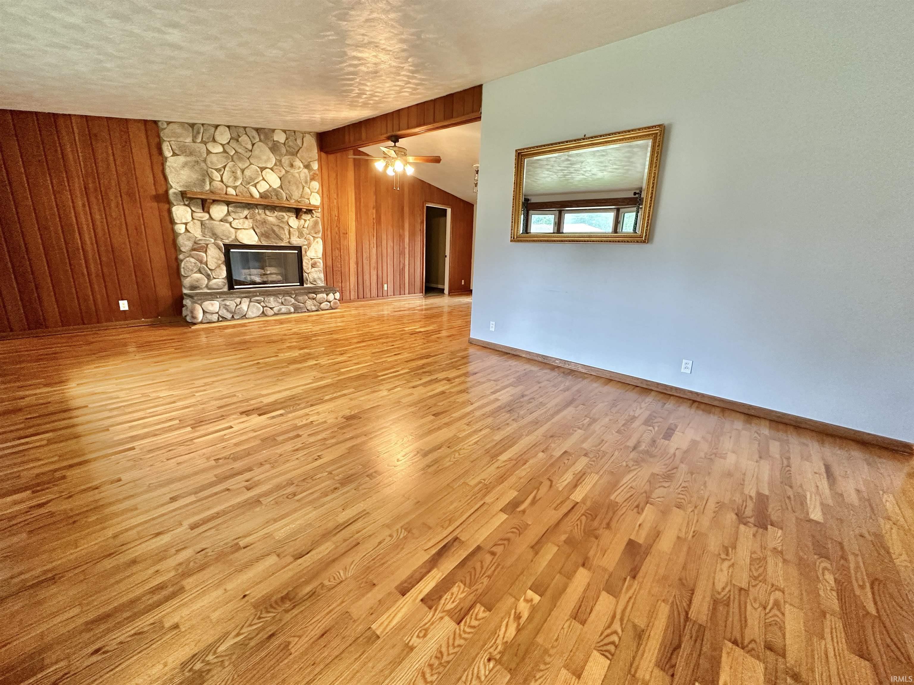 4856 Dwight