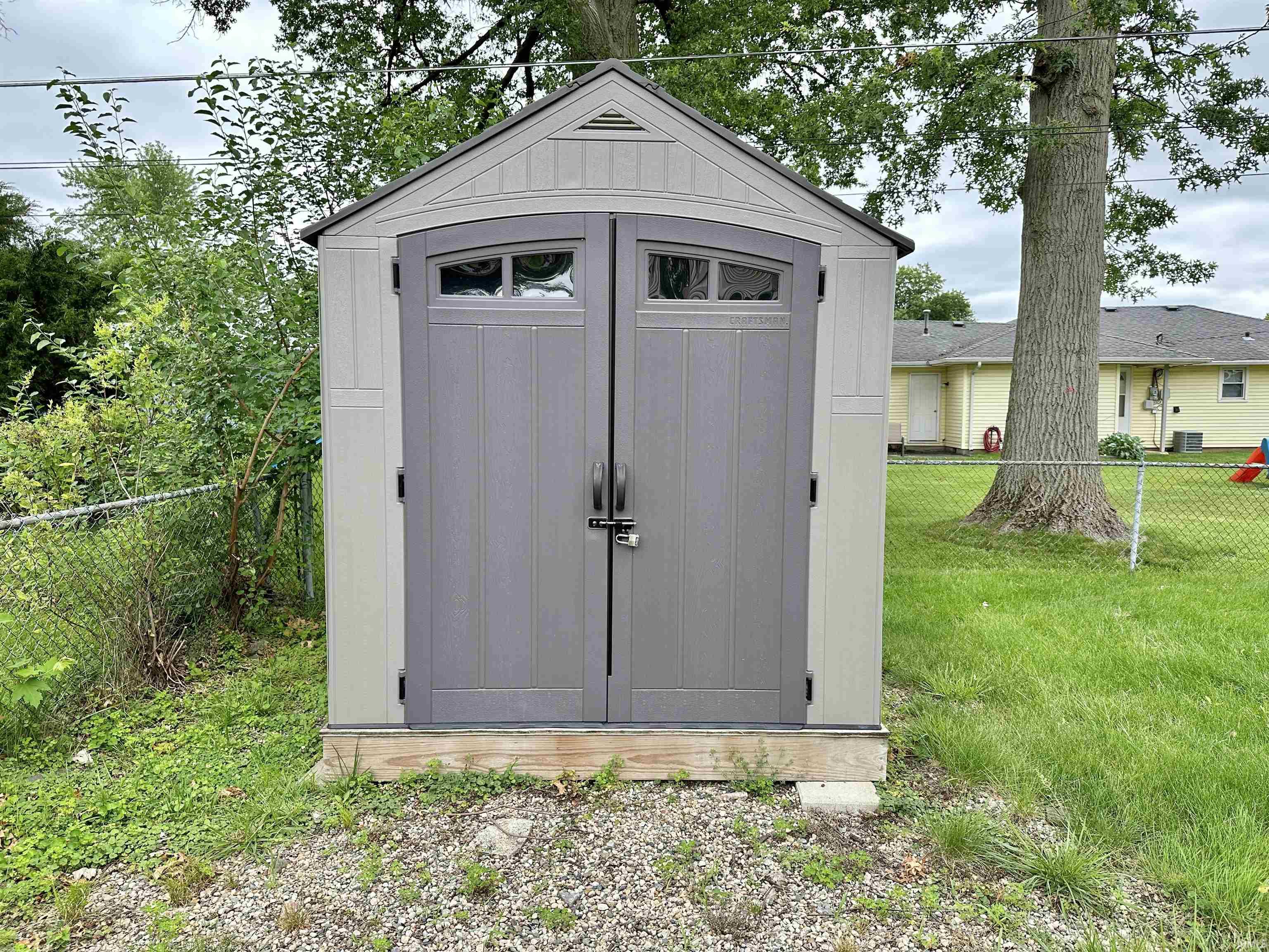 4856 Dwight