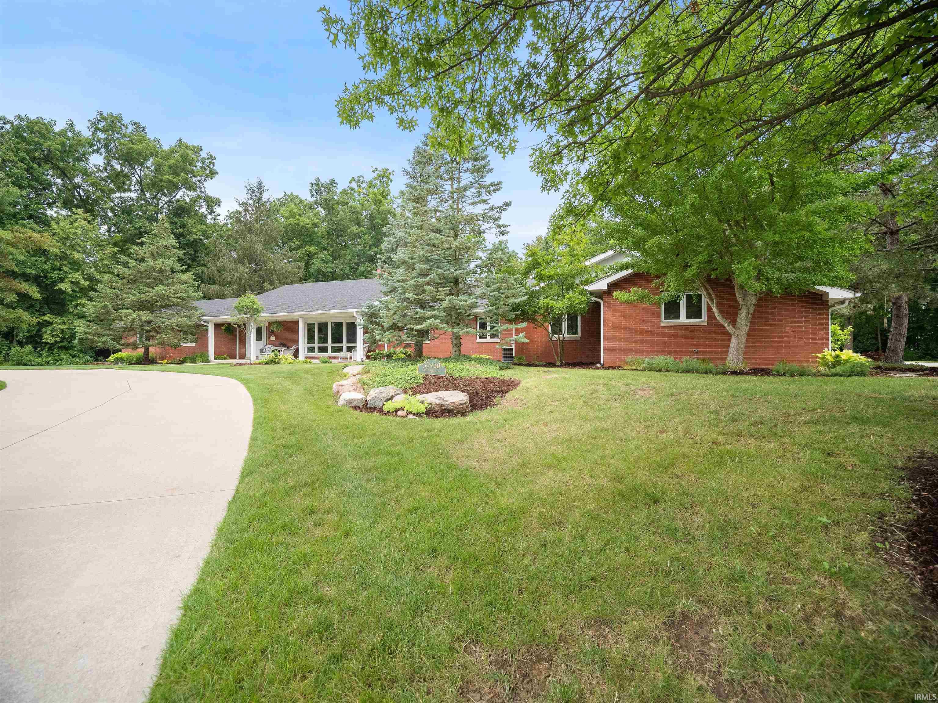 10430 Greenoak