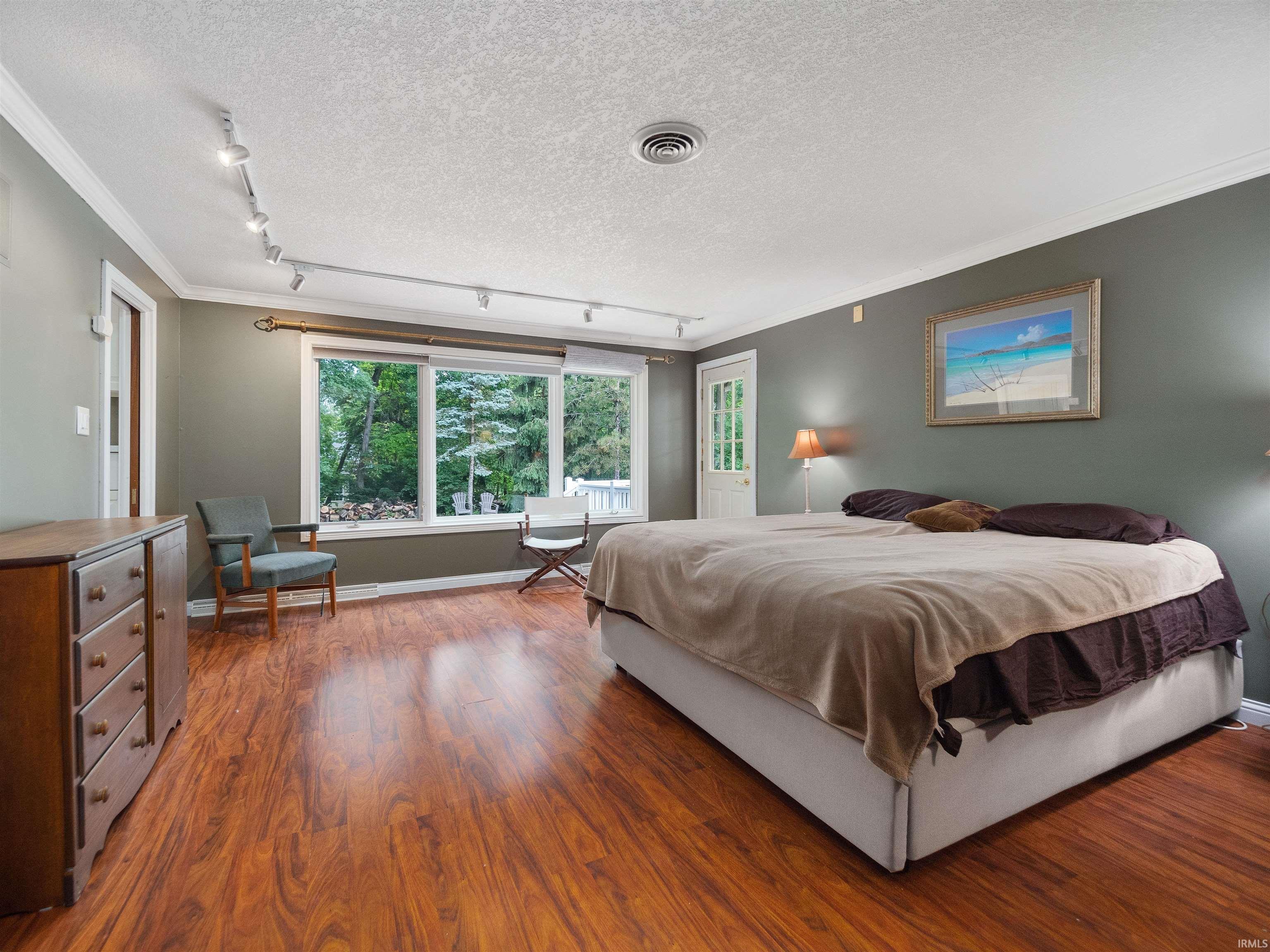 10430 Greenoak