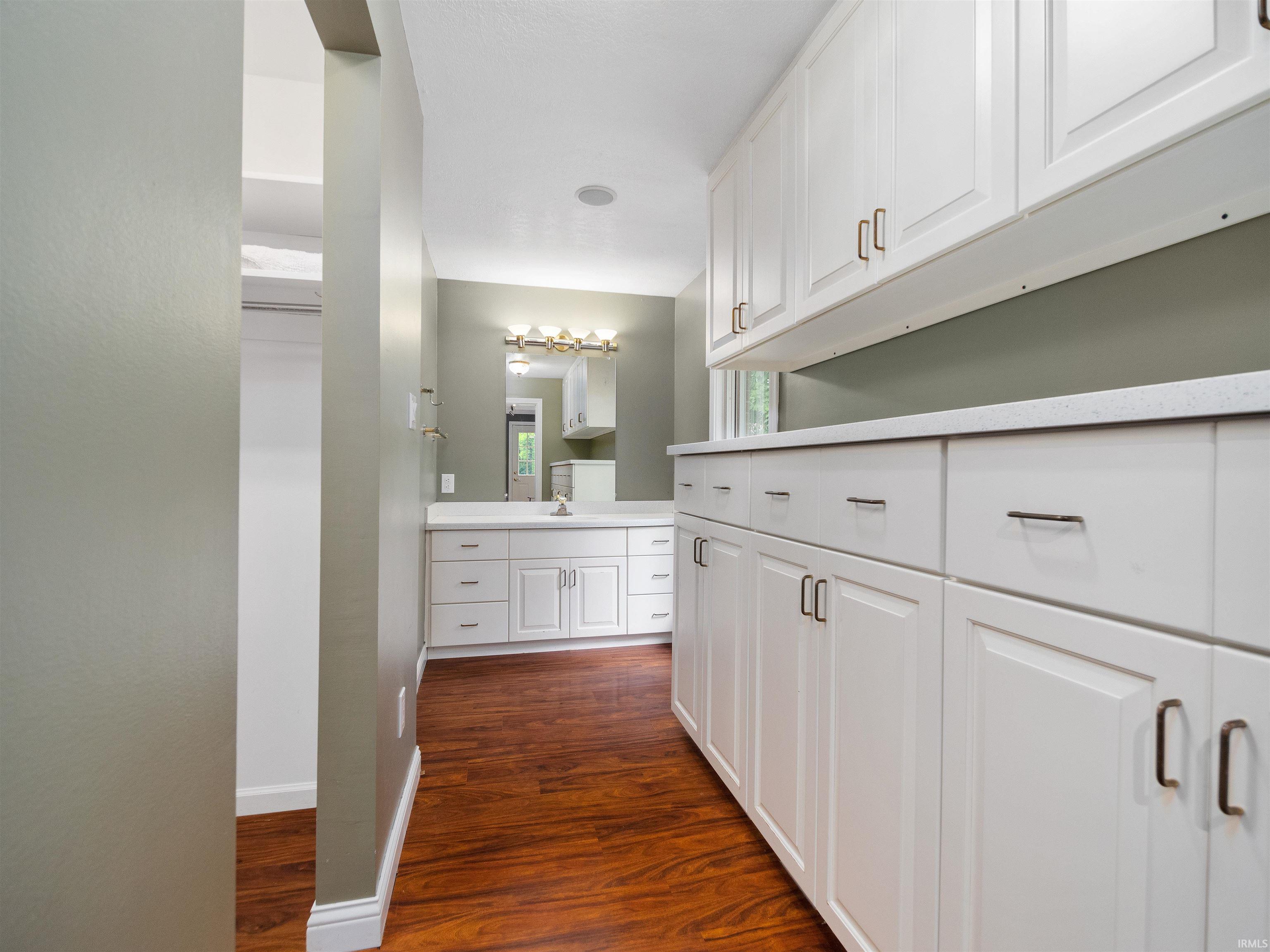 10430 Greenoak