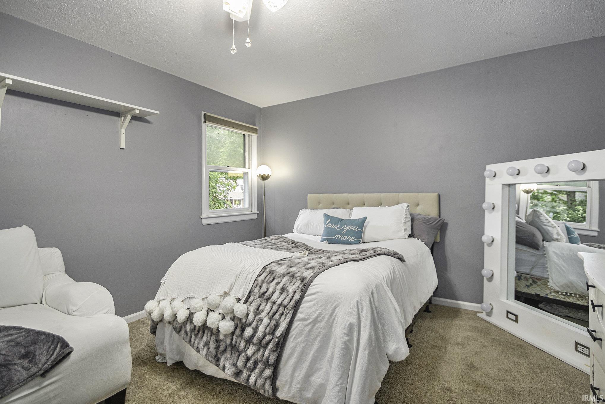 52167 Farmington Square