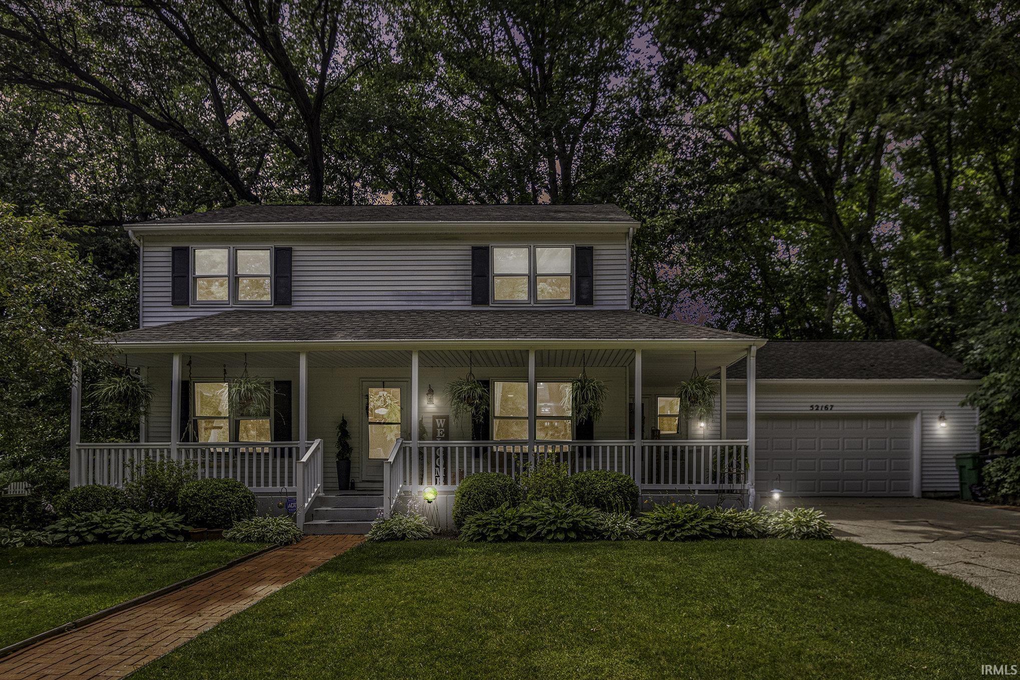 52167 Farmington Square